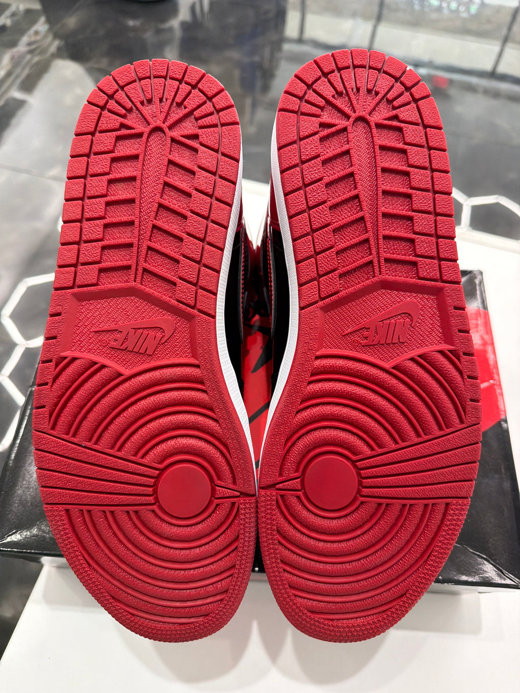 Jordan 1 Retro High OG "Patent Bred"
