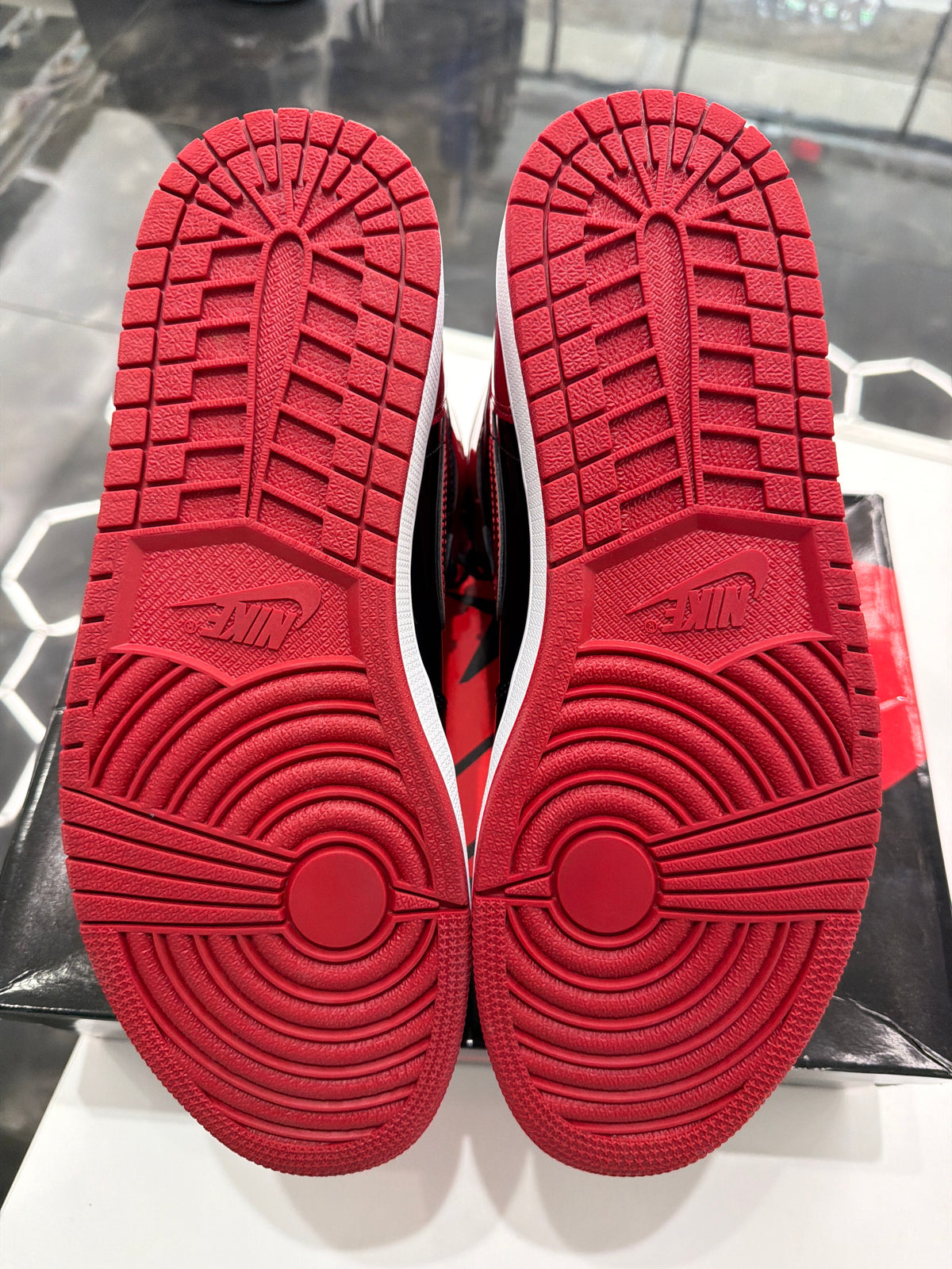 Jordan 1 Retro High OG "Patent Bred"