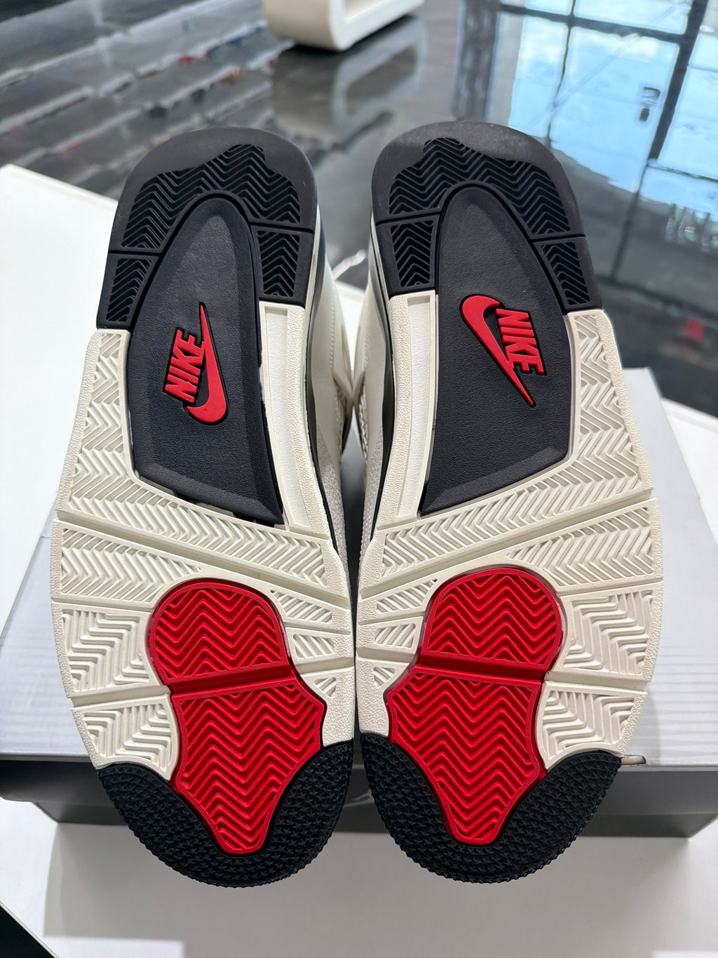 Jordan 4 flight clubs (REPLACEMENT BOX)