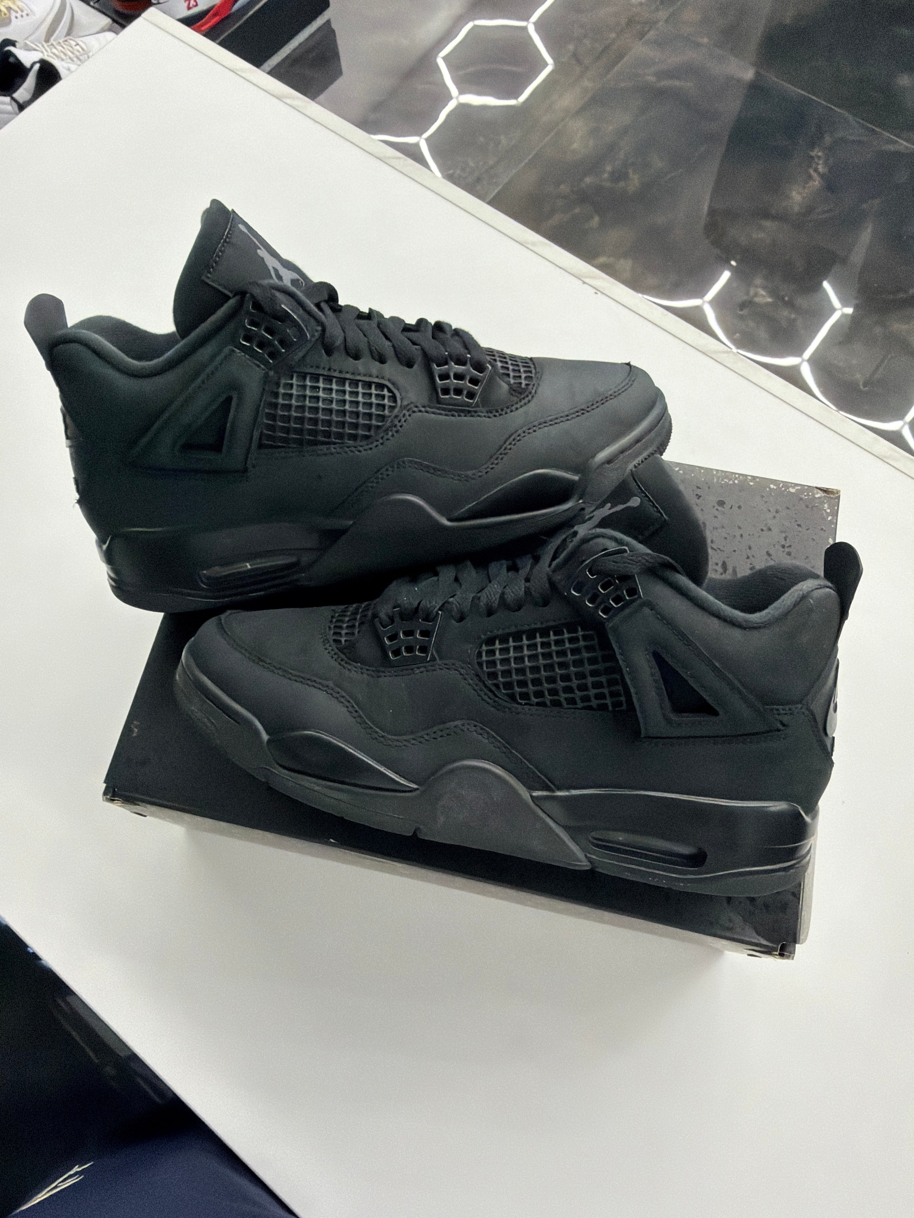 Jordan 4 Retro Black cat (2025)