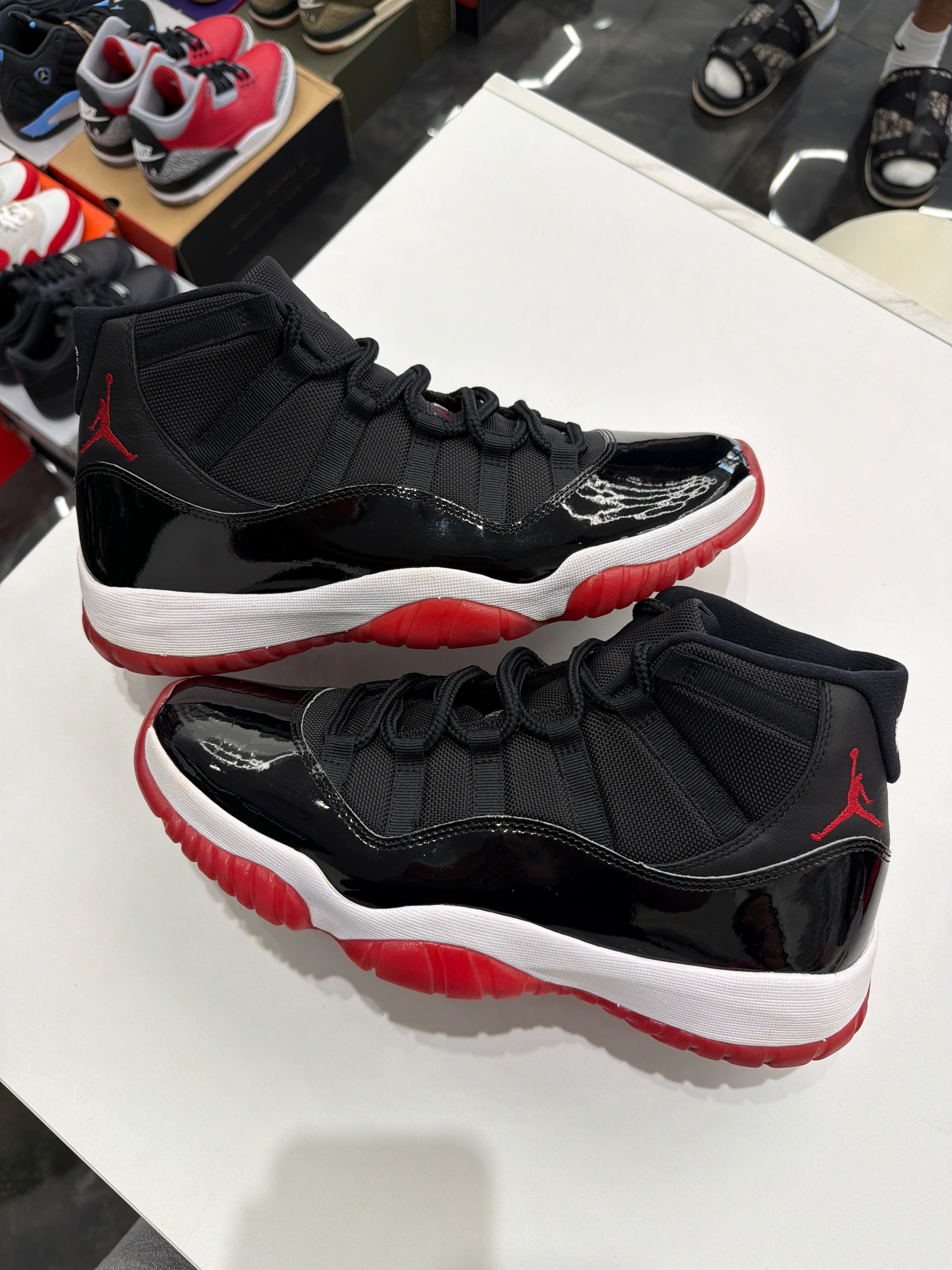 Jordan 11 Retro "Bred" (NO BOX)