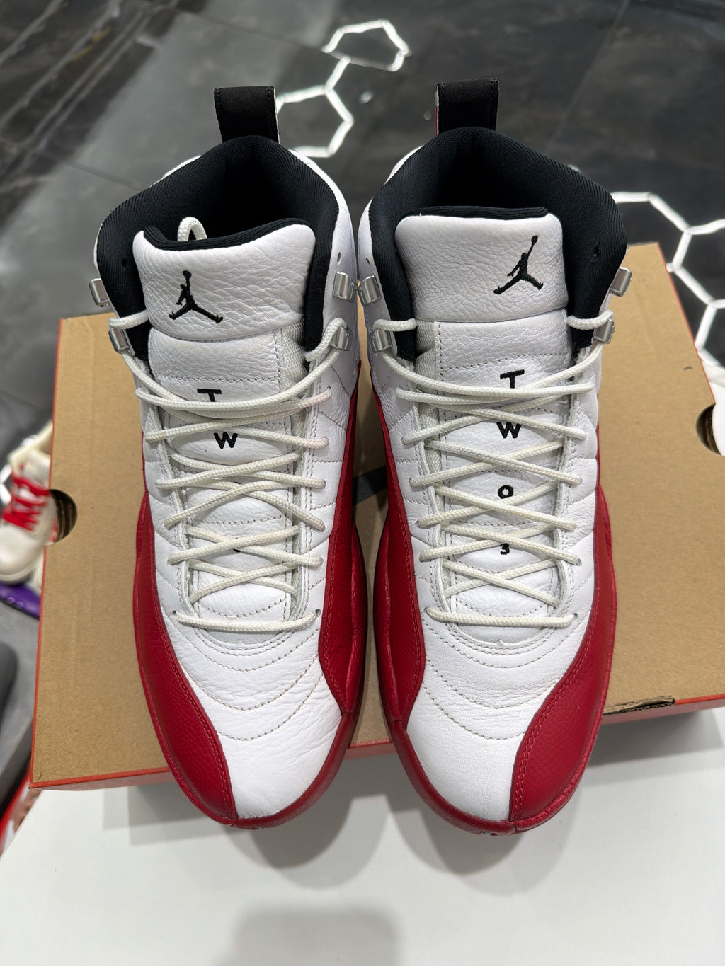 Jordan 12 cherry (2023)