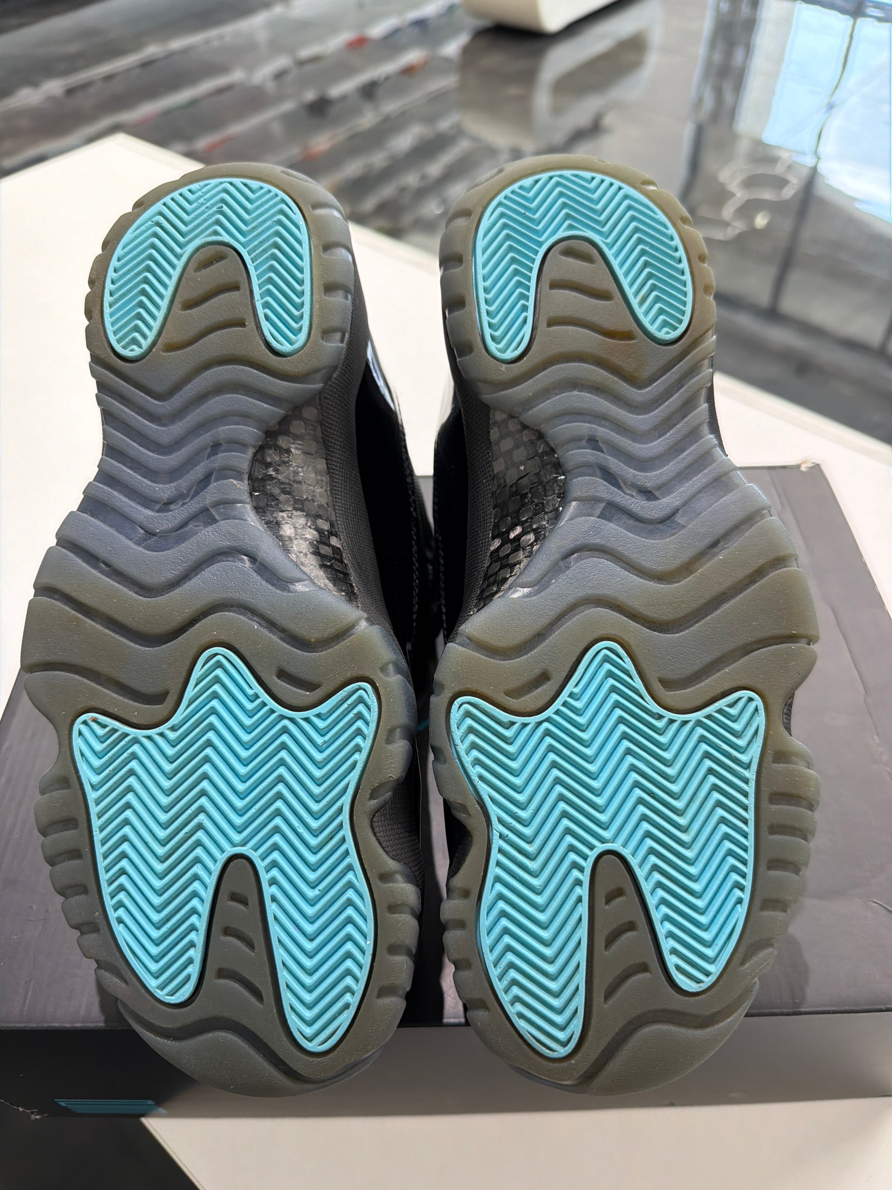 Jordan 11 gamma blue (2025)