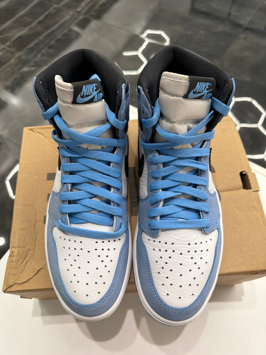 Jordan 1 Retro High OG 'University Blue' (REPLACEMENT BOX)