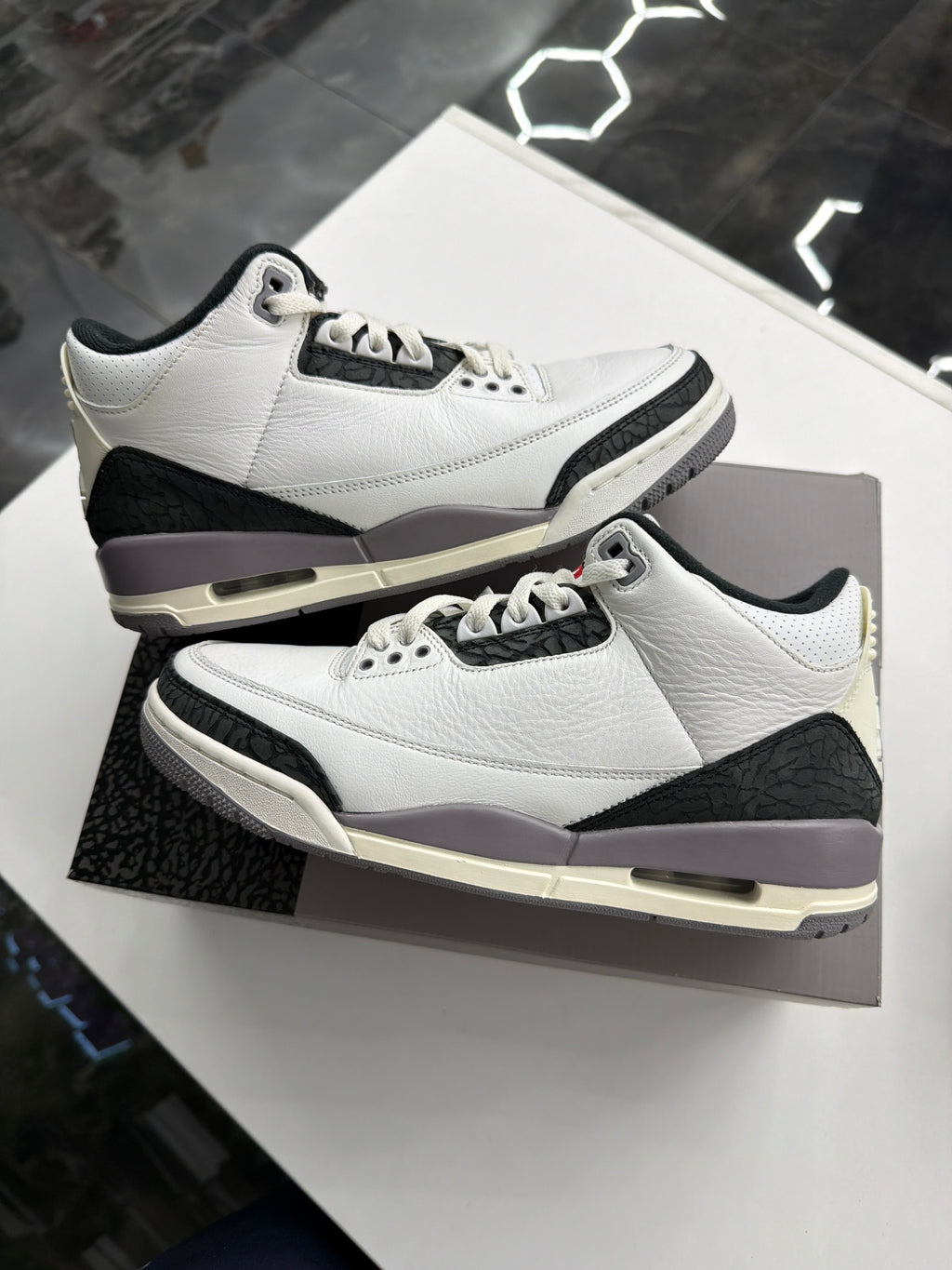 Jordan 3 Retro "Cement Grey"