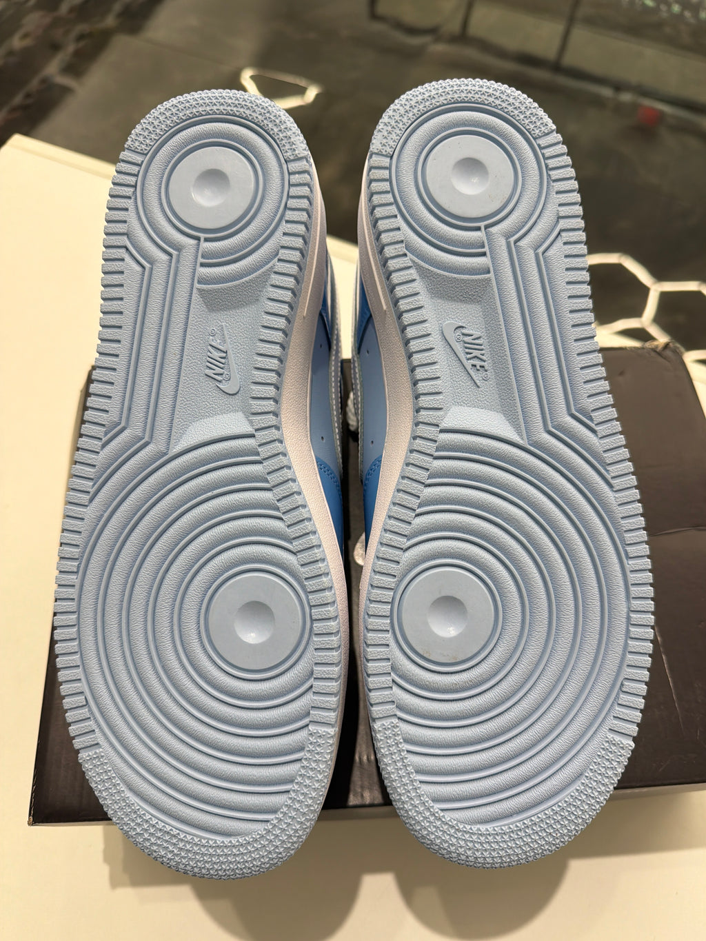Nike Air Force 1 low ‘07 Phychic blue white patent