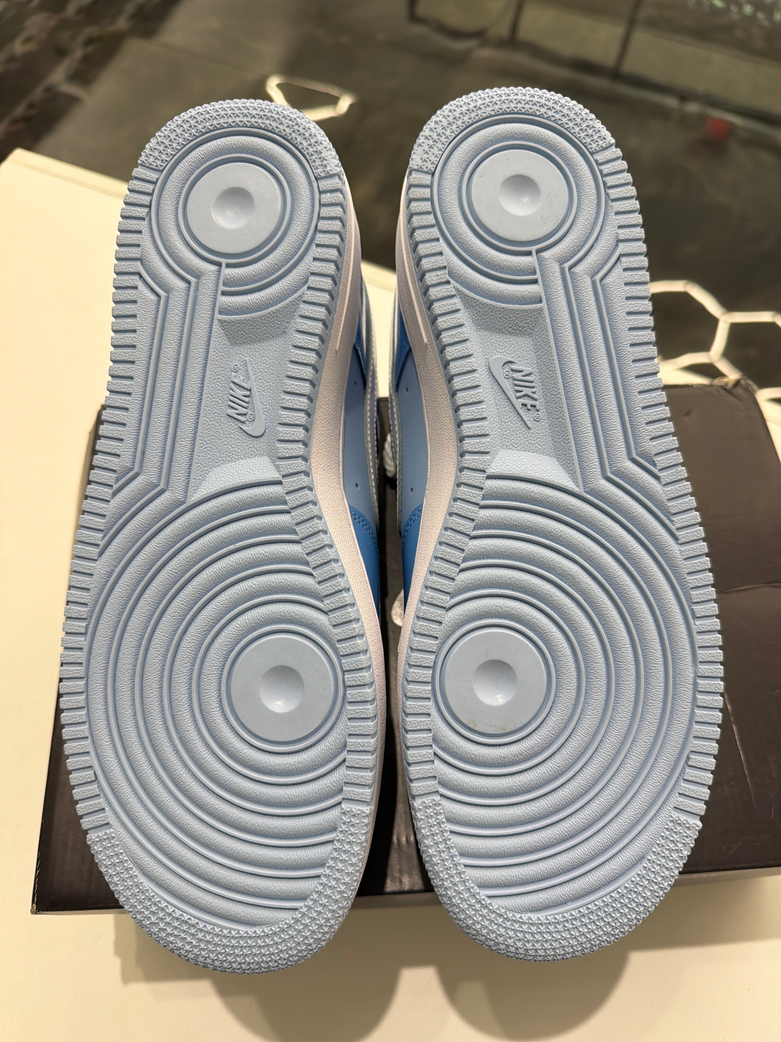 Nike Air Force 1 low ‘07 Phychic blue white patent
