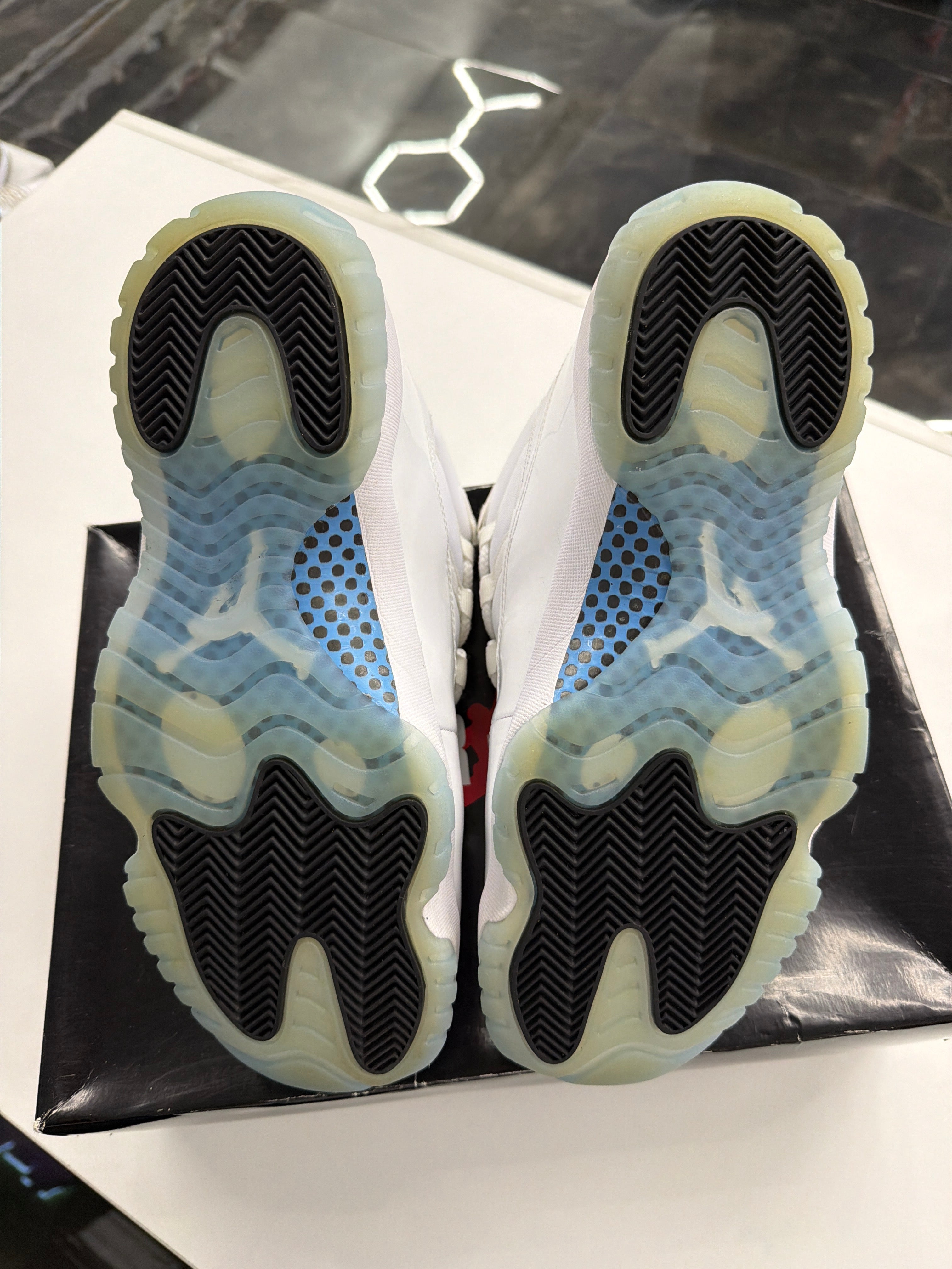 Jordan 11 retro legend blue