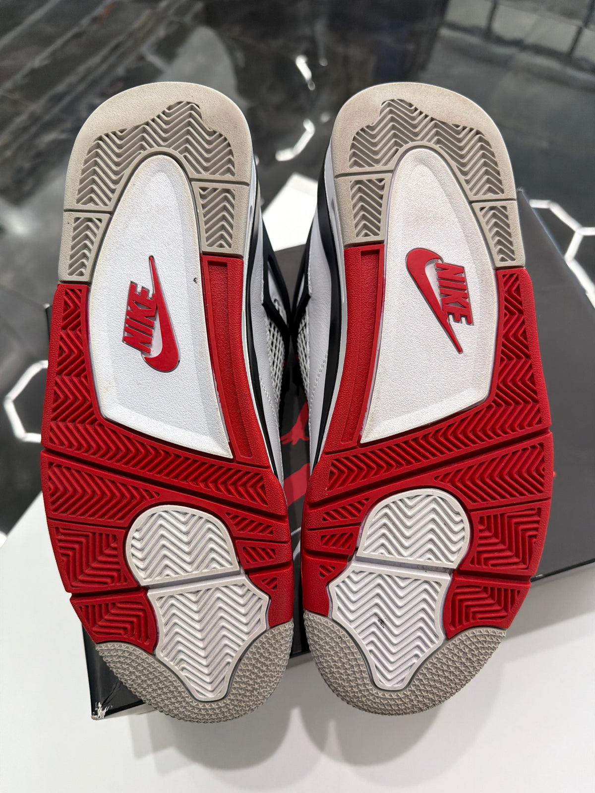 Jordan 4 Retro Fire Red (2020)
