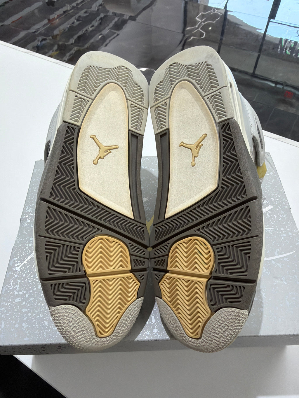 Jordan 4 Craft photon dust