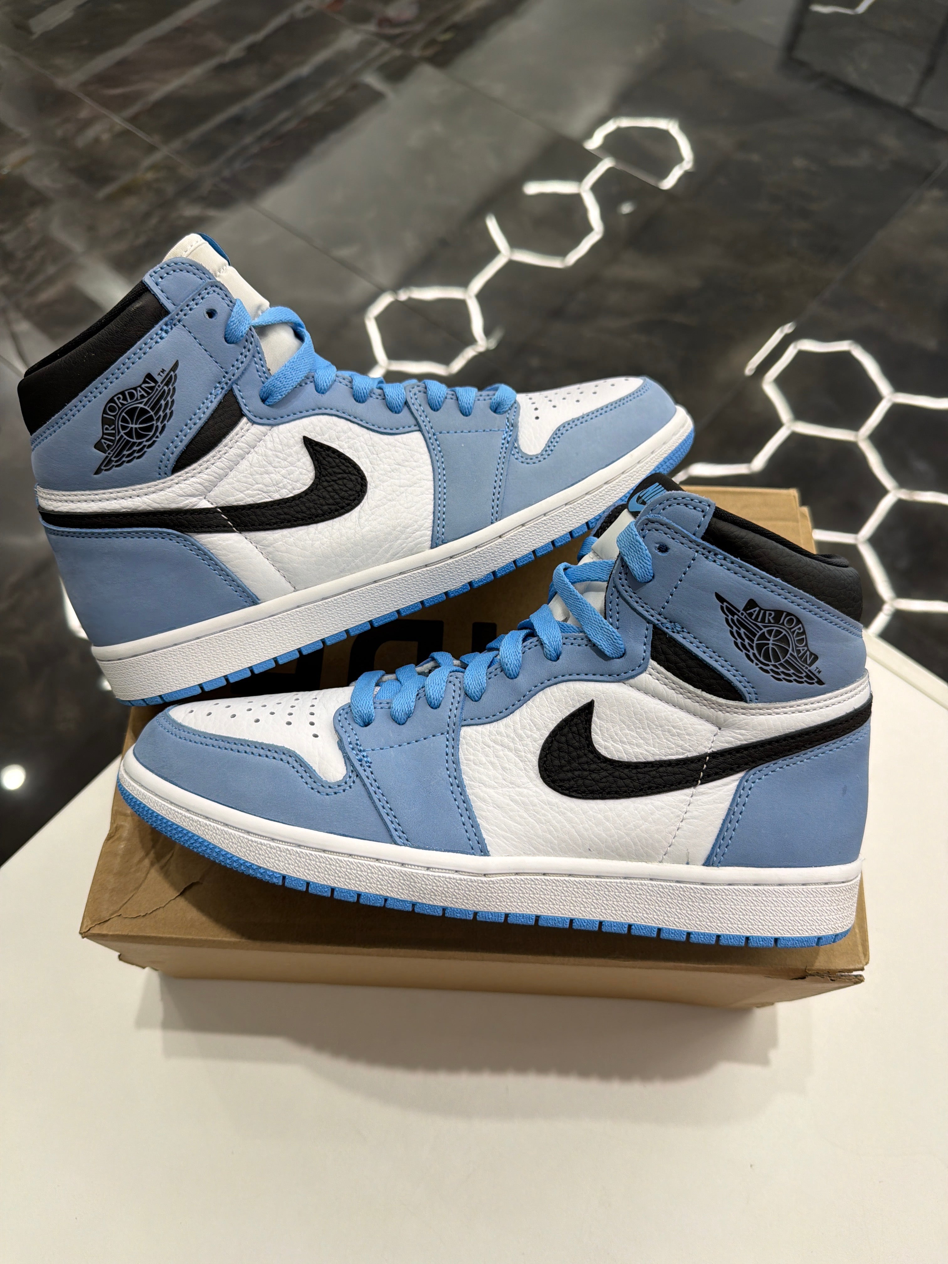 Jordan 1 Retro High OG 'University Blue' (REPLACEMENT BOX)
