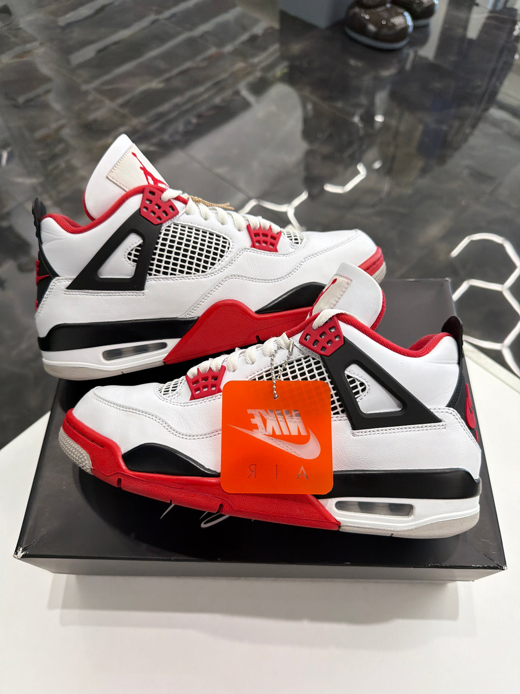 Jordan 4 Retro Fire Red (2020)