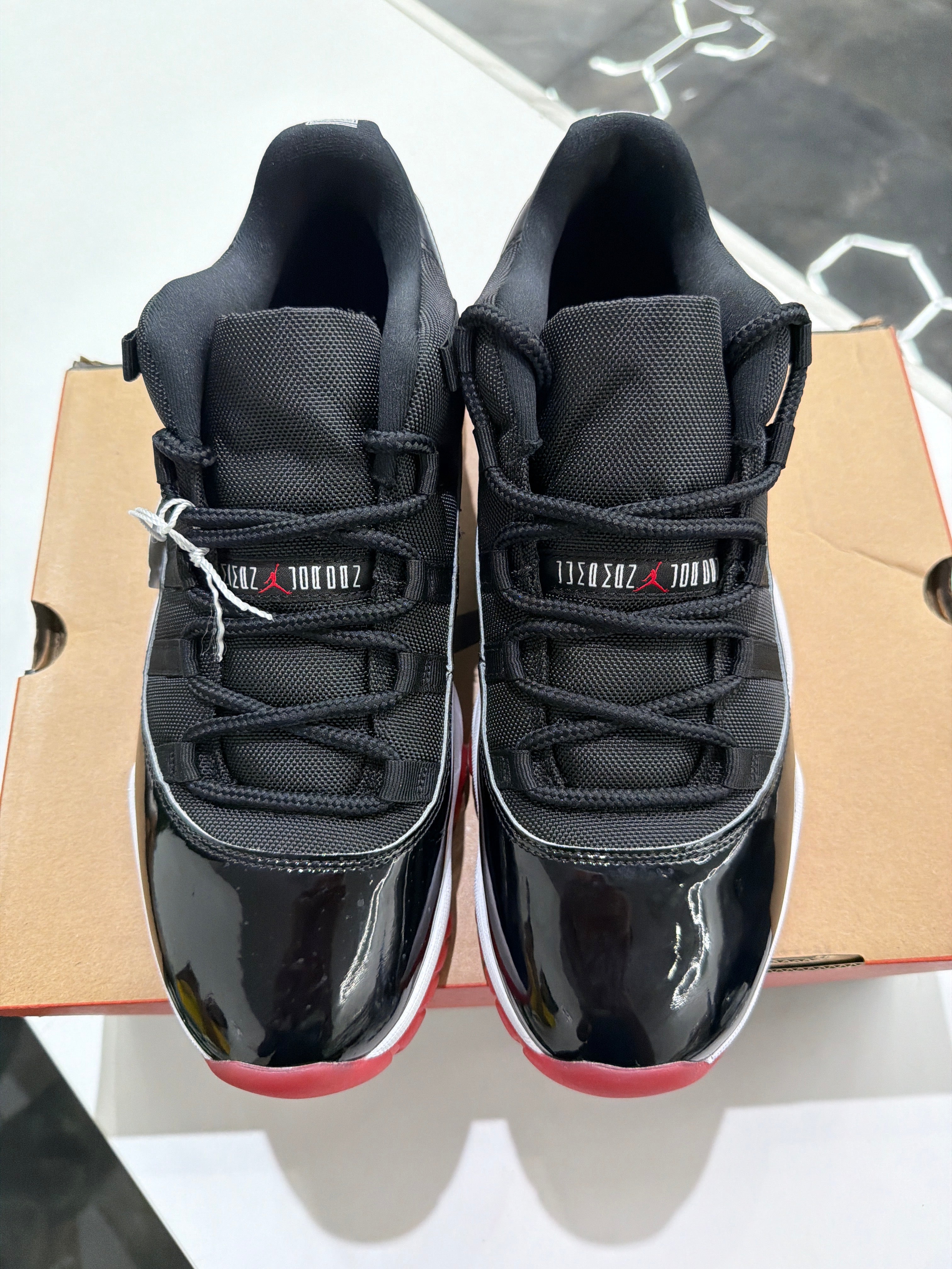 Jordan 11 low bred