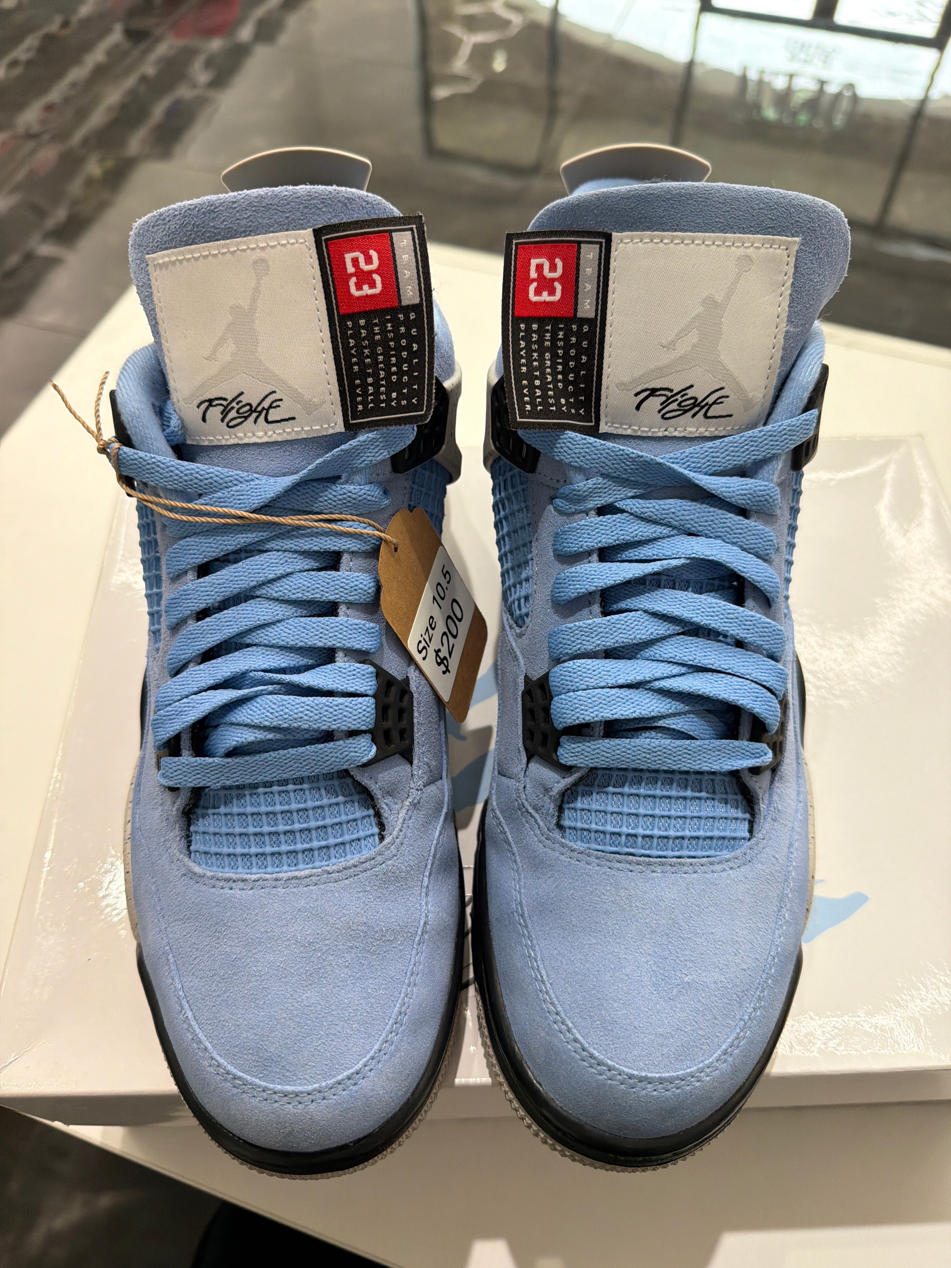 Jordan 4 Retro university blue
