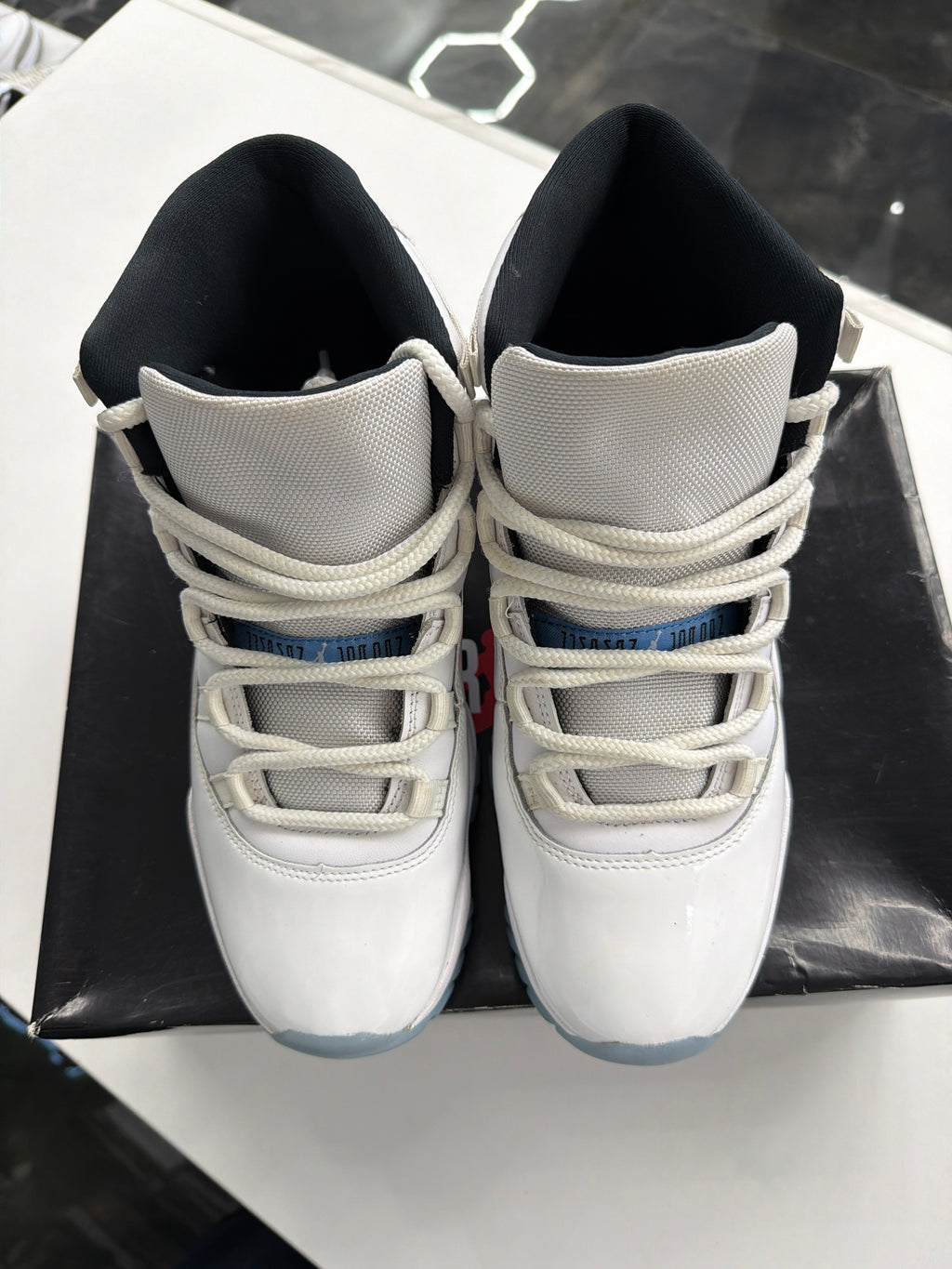Jordan 11 retro legend blue