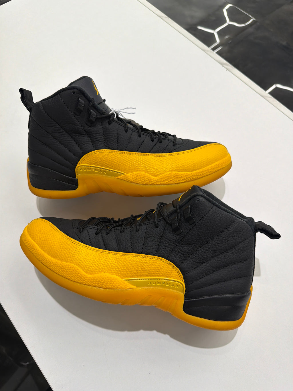 Jordan 12 Retro "University Gold" (NO BOX)