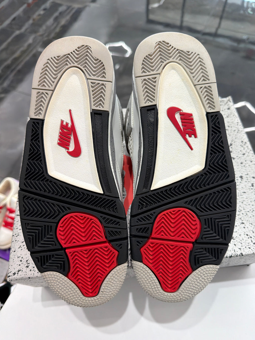 Jordan 4 white cement (REPLACEMENT BOX)