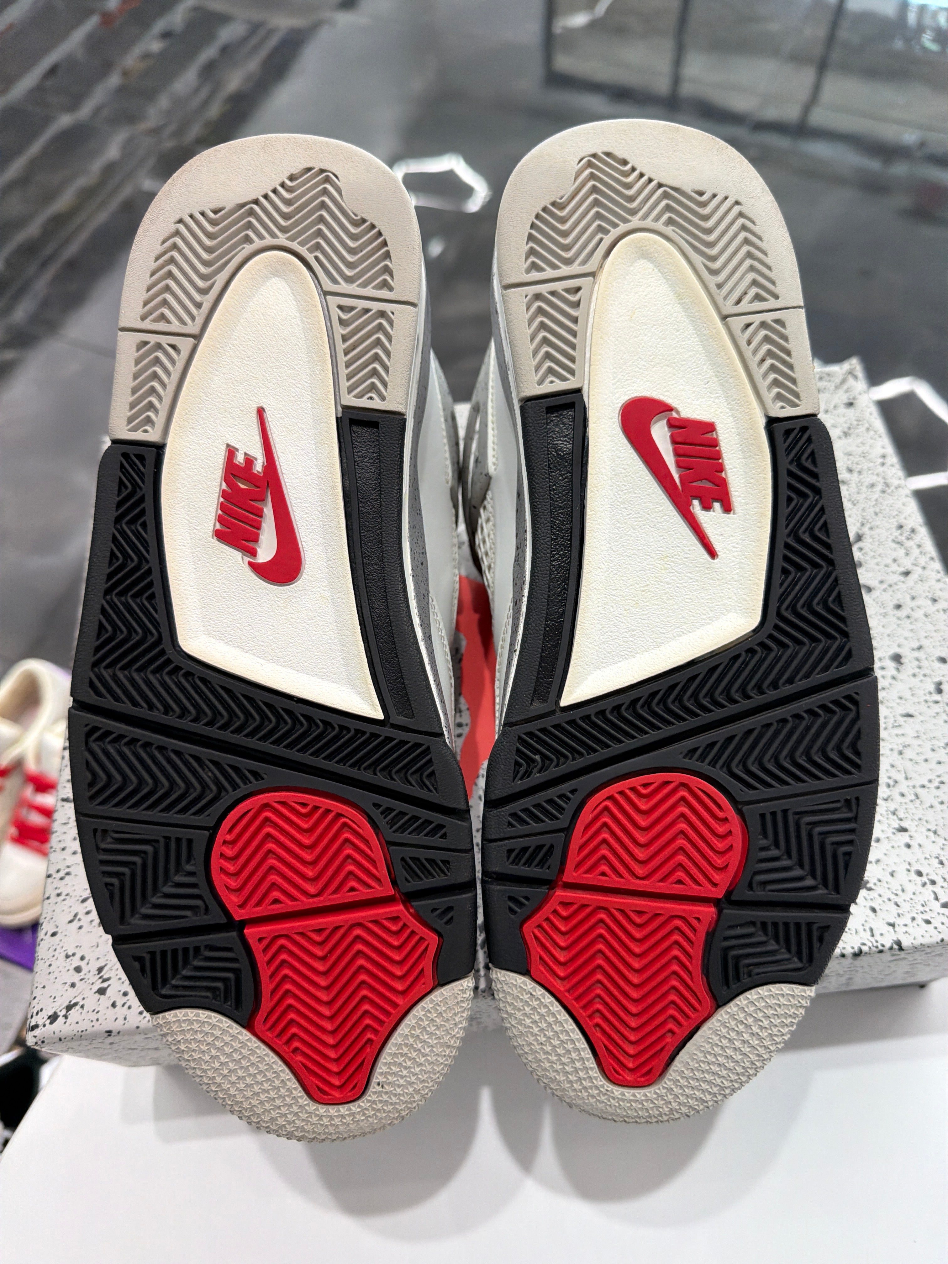 Jordan 4 white cement (REPLACEMENT BOX)