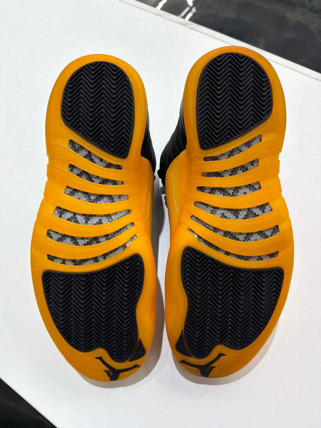 Jordan 12 Retro "University Gold" (NO BOX)