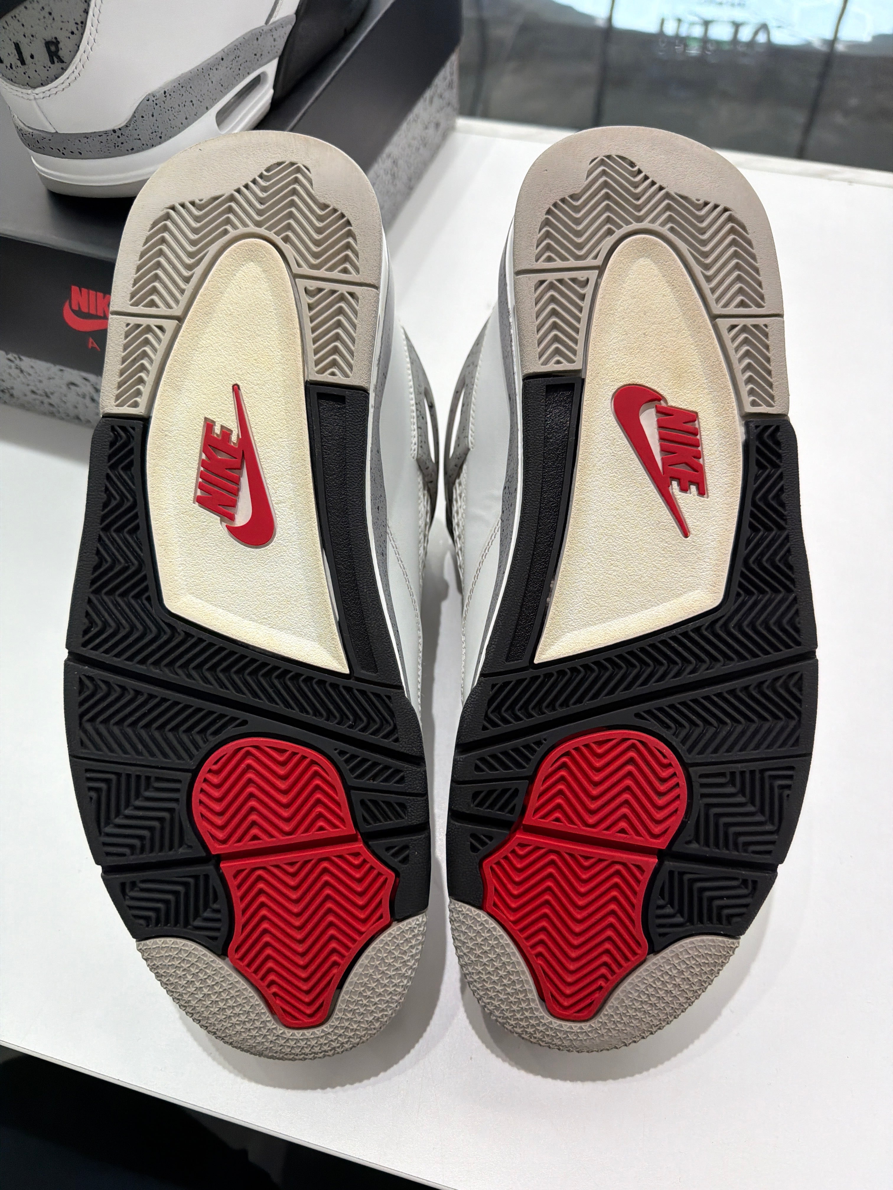 Jordan 4 white cement (NO BOX)