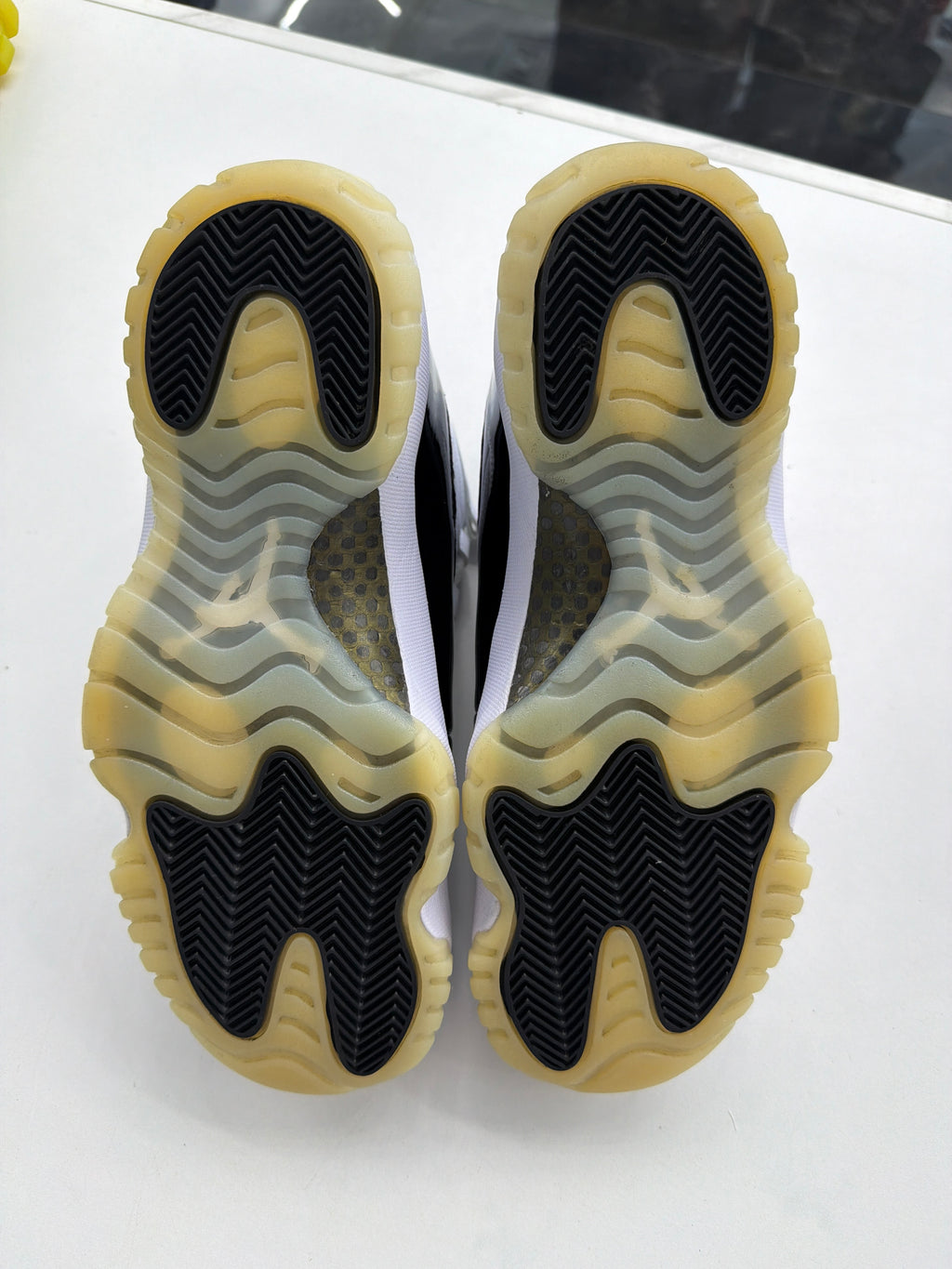 Jordan 11 Retro "Gratitude" (NO BOX)