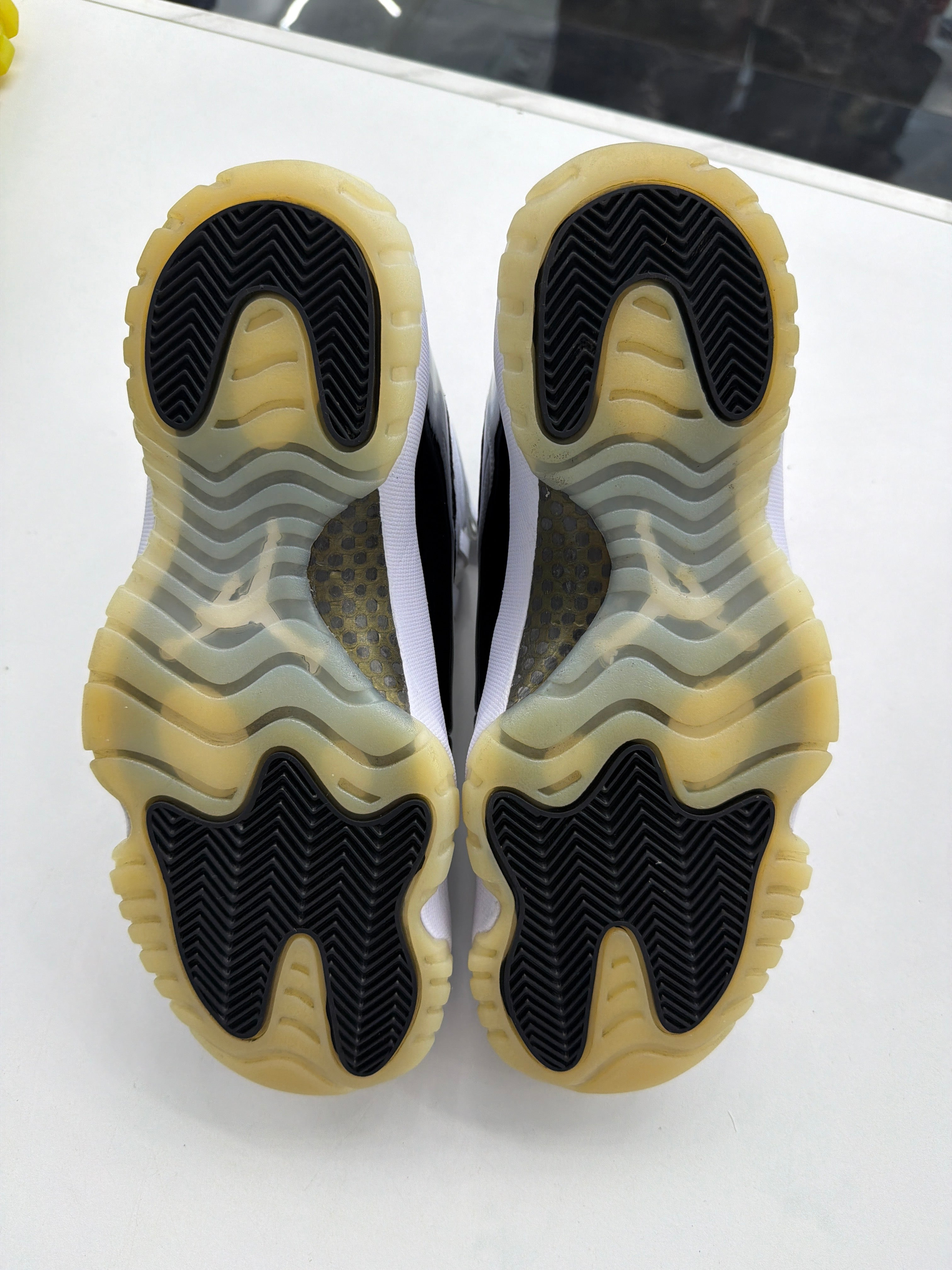 Jordan 11 Retro "Gratitude" (NO BOX)
