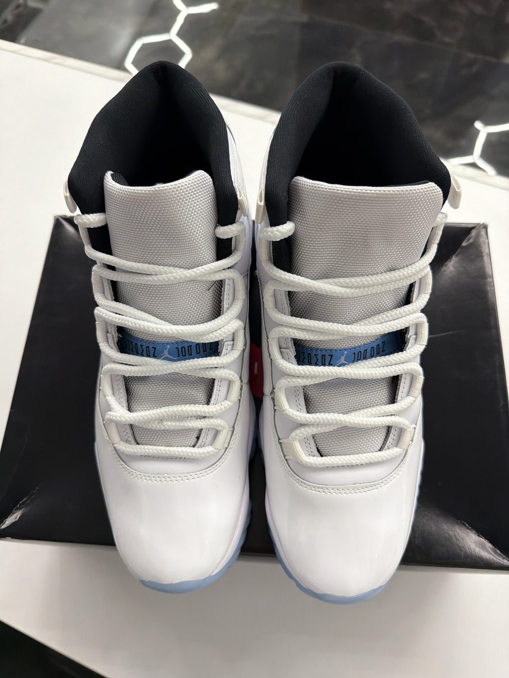 Jordan 11 Retro "Legend Blue"