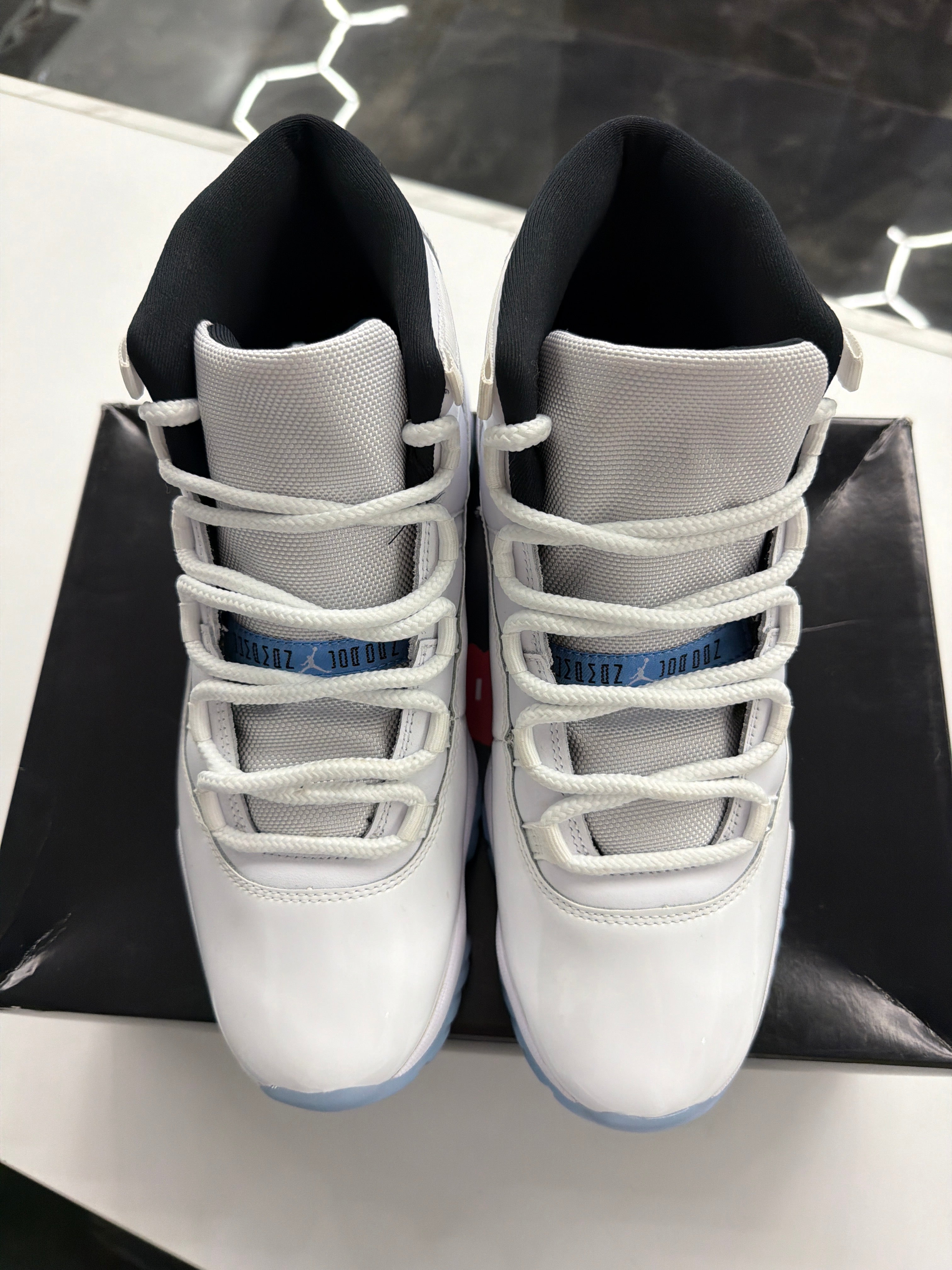 Jordan 11 Retro "Legend Blue"