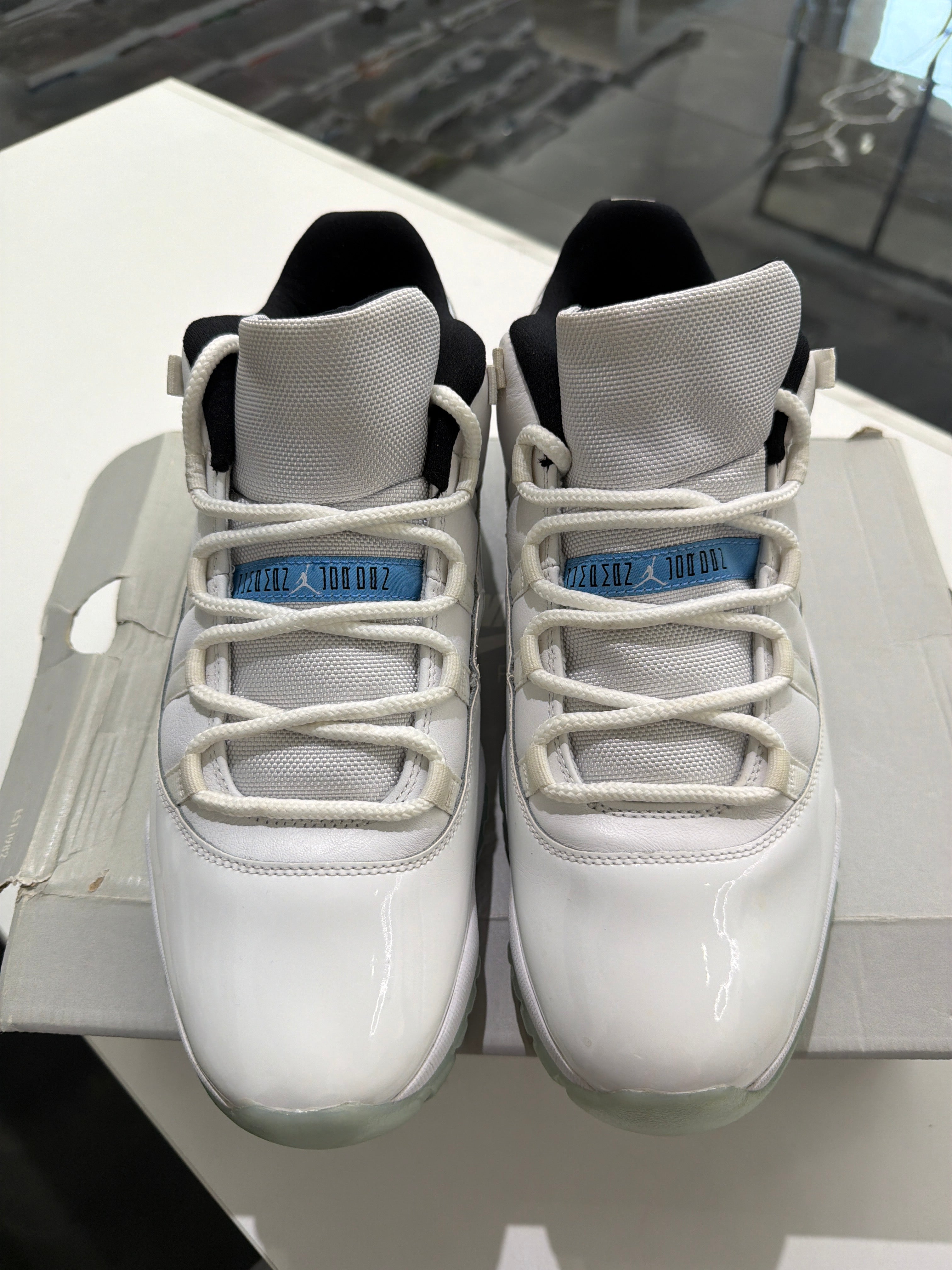 Jordan 11 low legend blue (REPLACEMENT BOX)