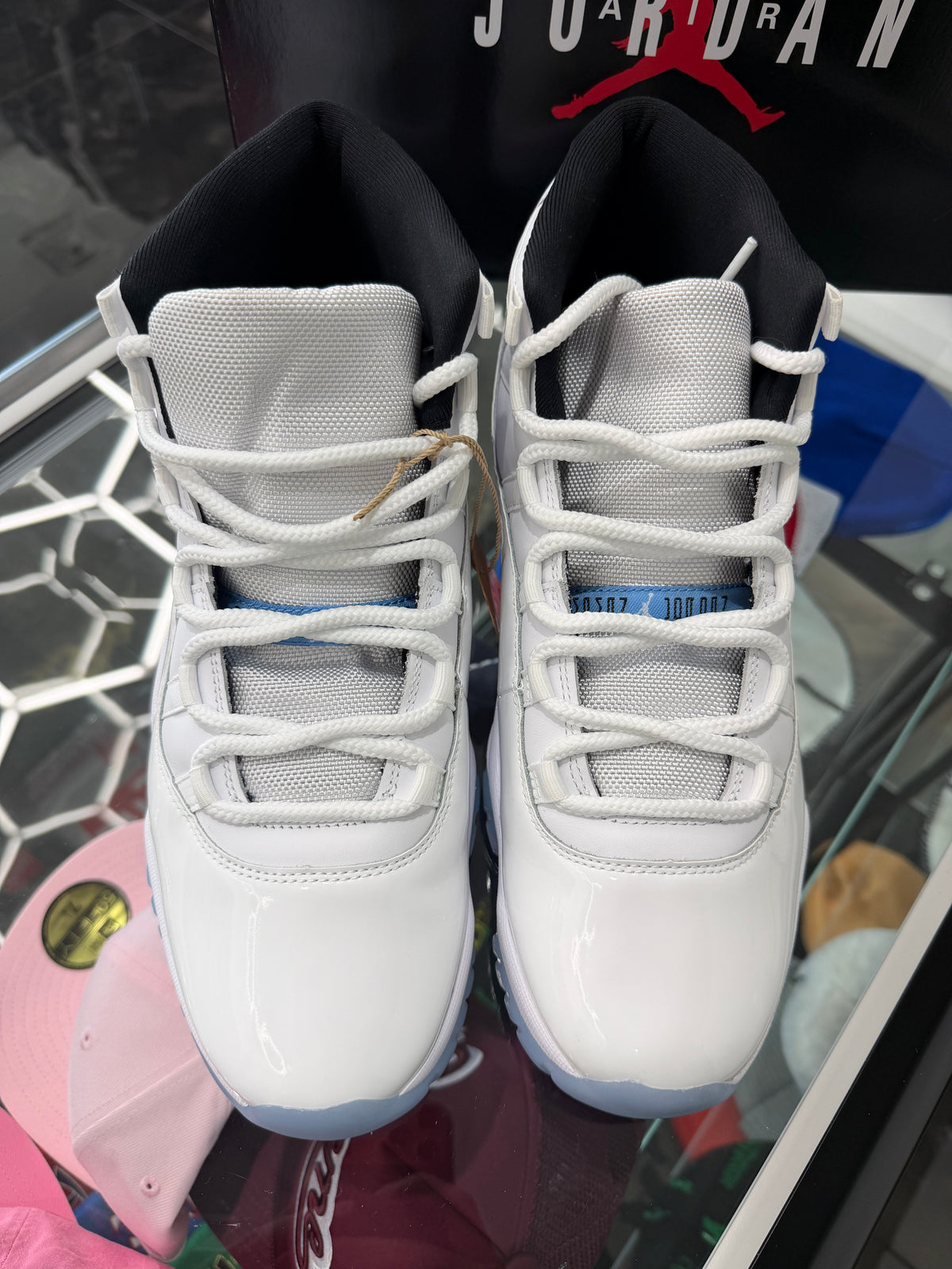 Jordan 11 Retro Legend Blue (2024)