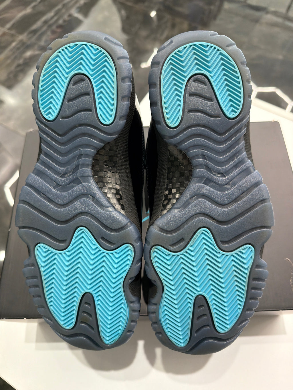 Jordan 11 gamma blue (2025)