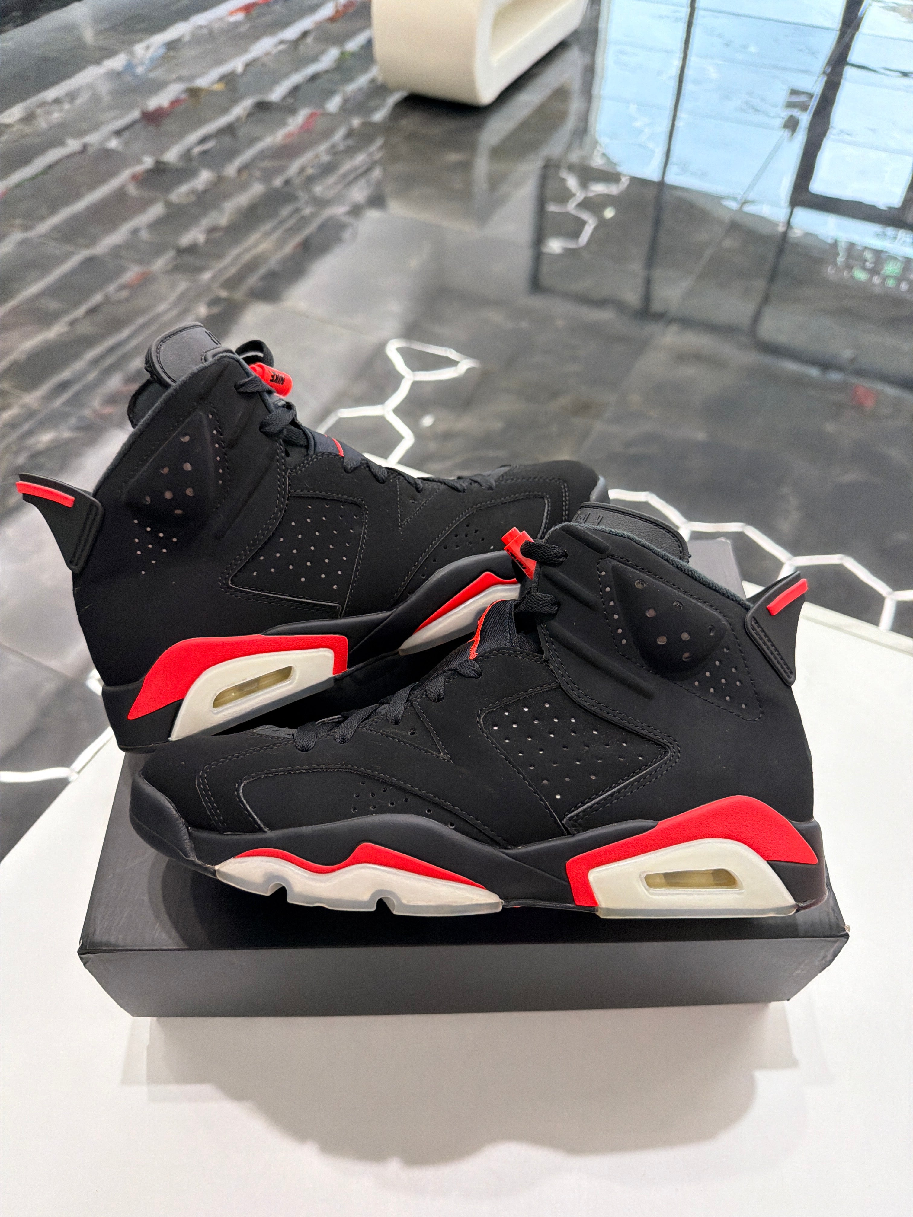 Jordan 6 Retro "Infrared" (2019)