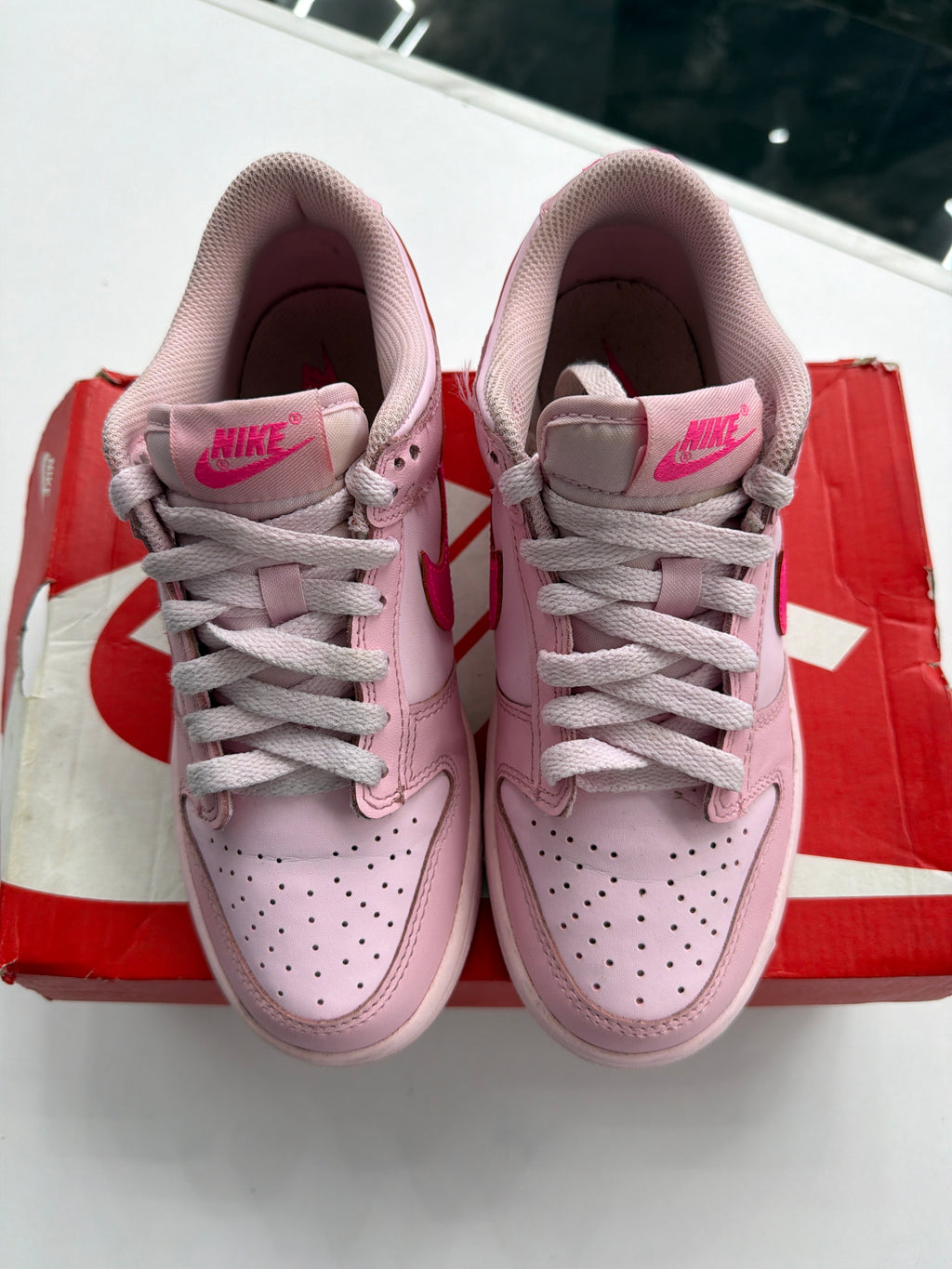 Nike Dunk Low "Triple Pink"