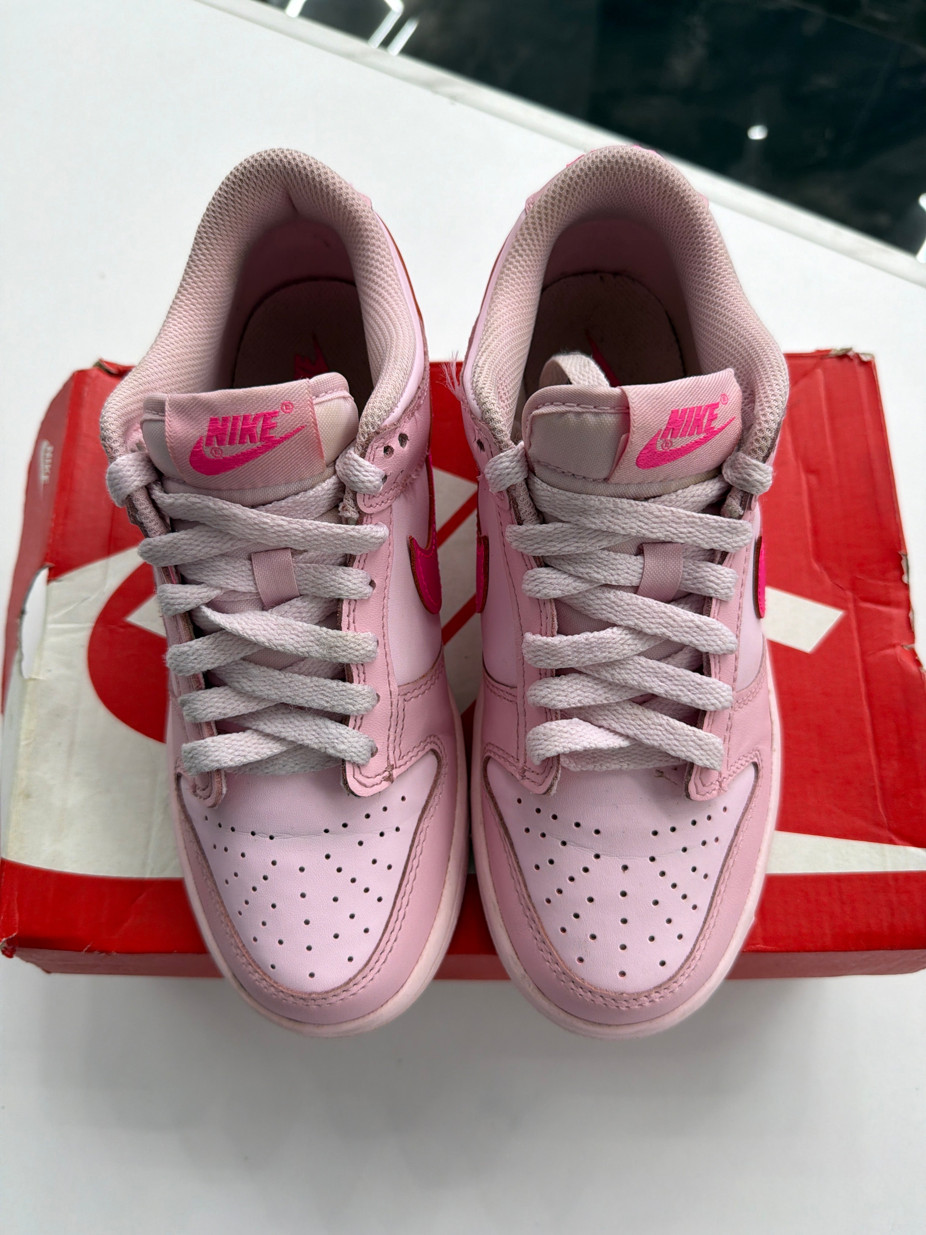 Nike Dunk Low "Triple Pink"
