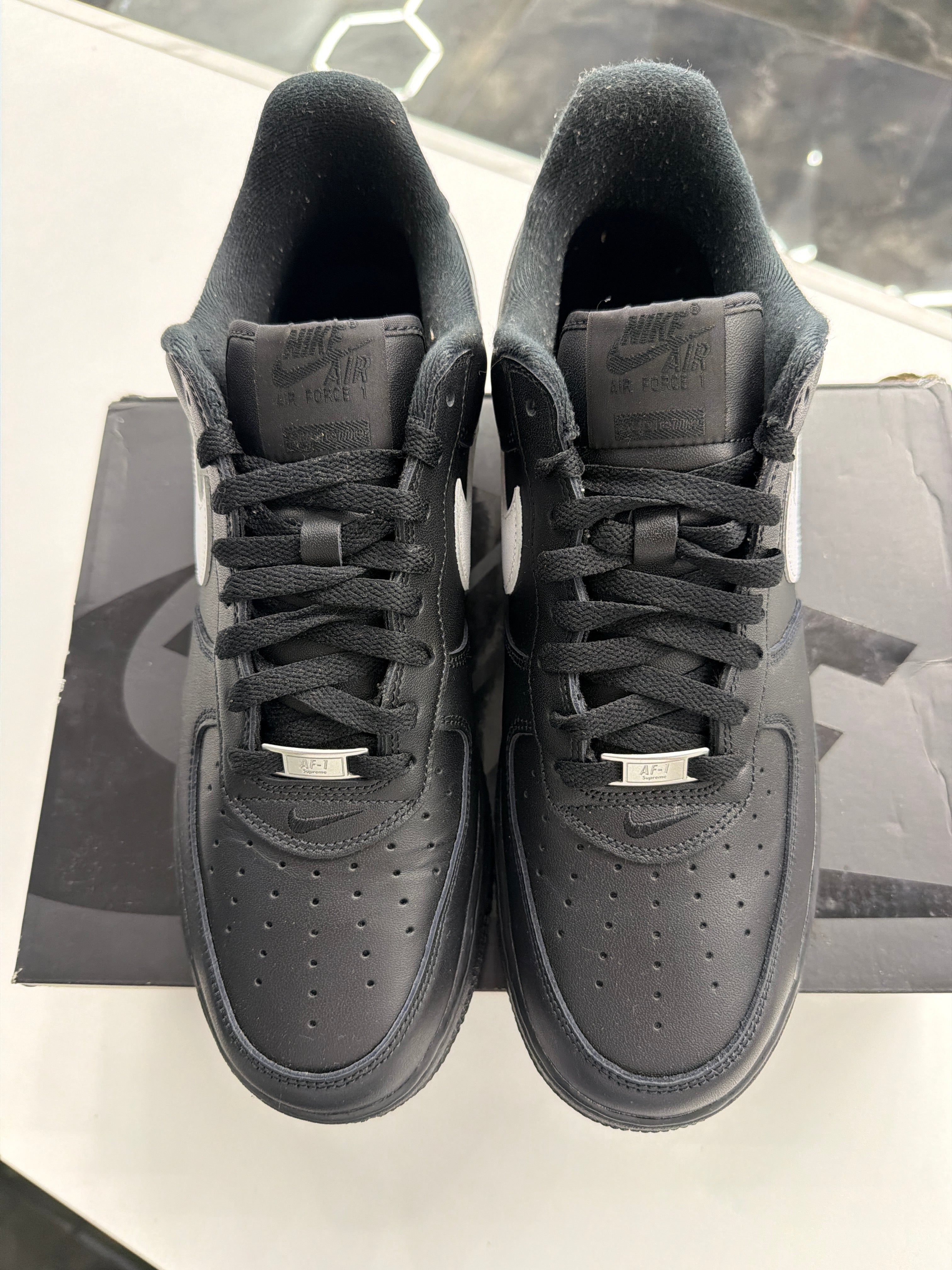 Air Force 1 low supreme black white