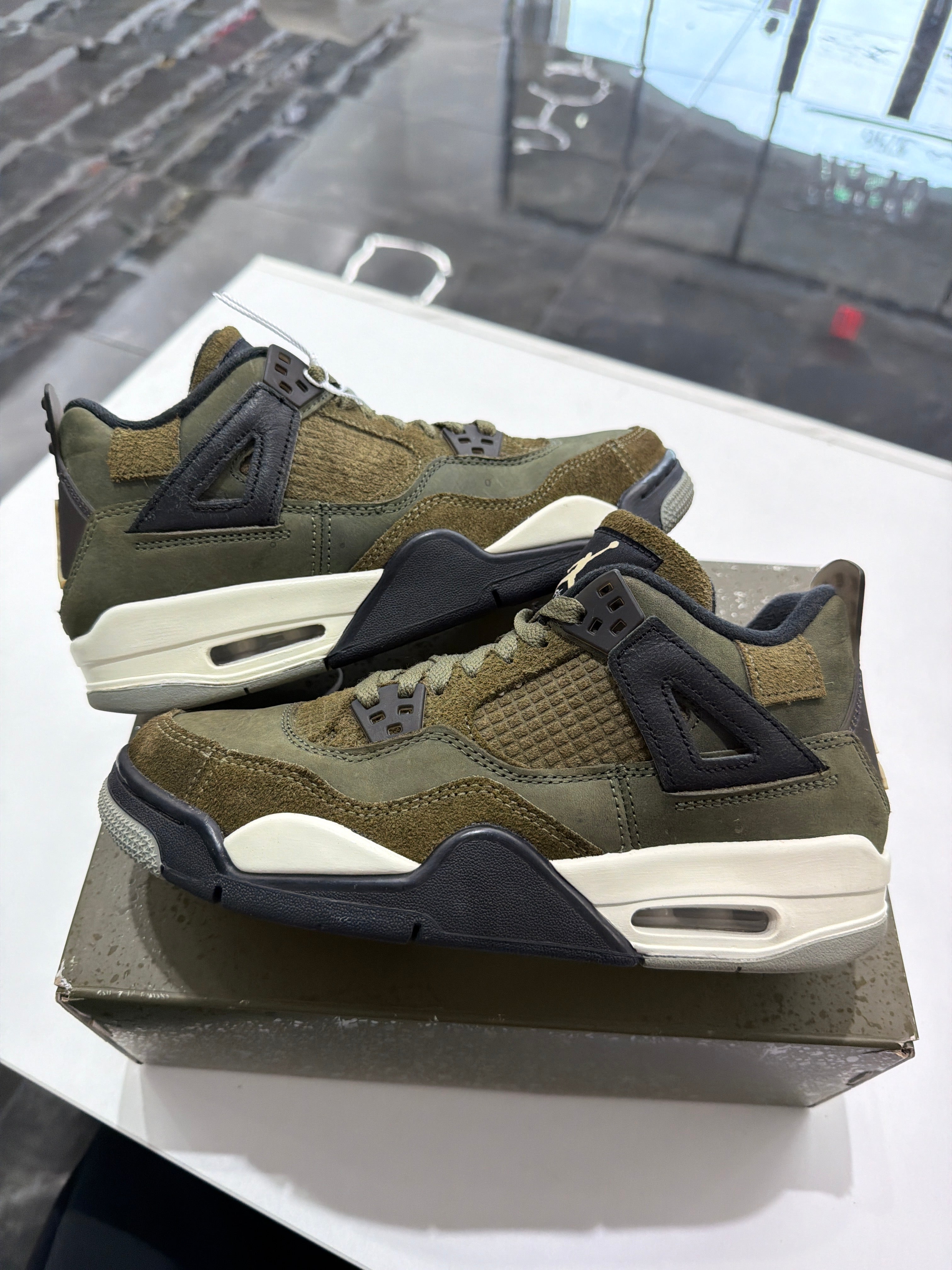 Jordan 4 Retro SE Craft "Medium Olive"