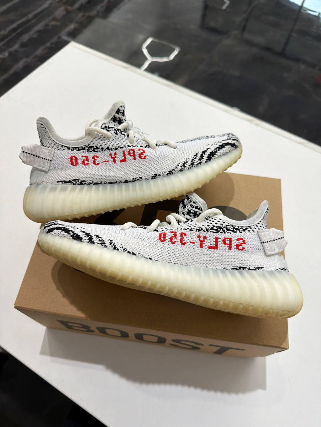 Adidas Yeezy Boost 350 V2 Zebra