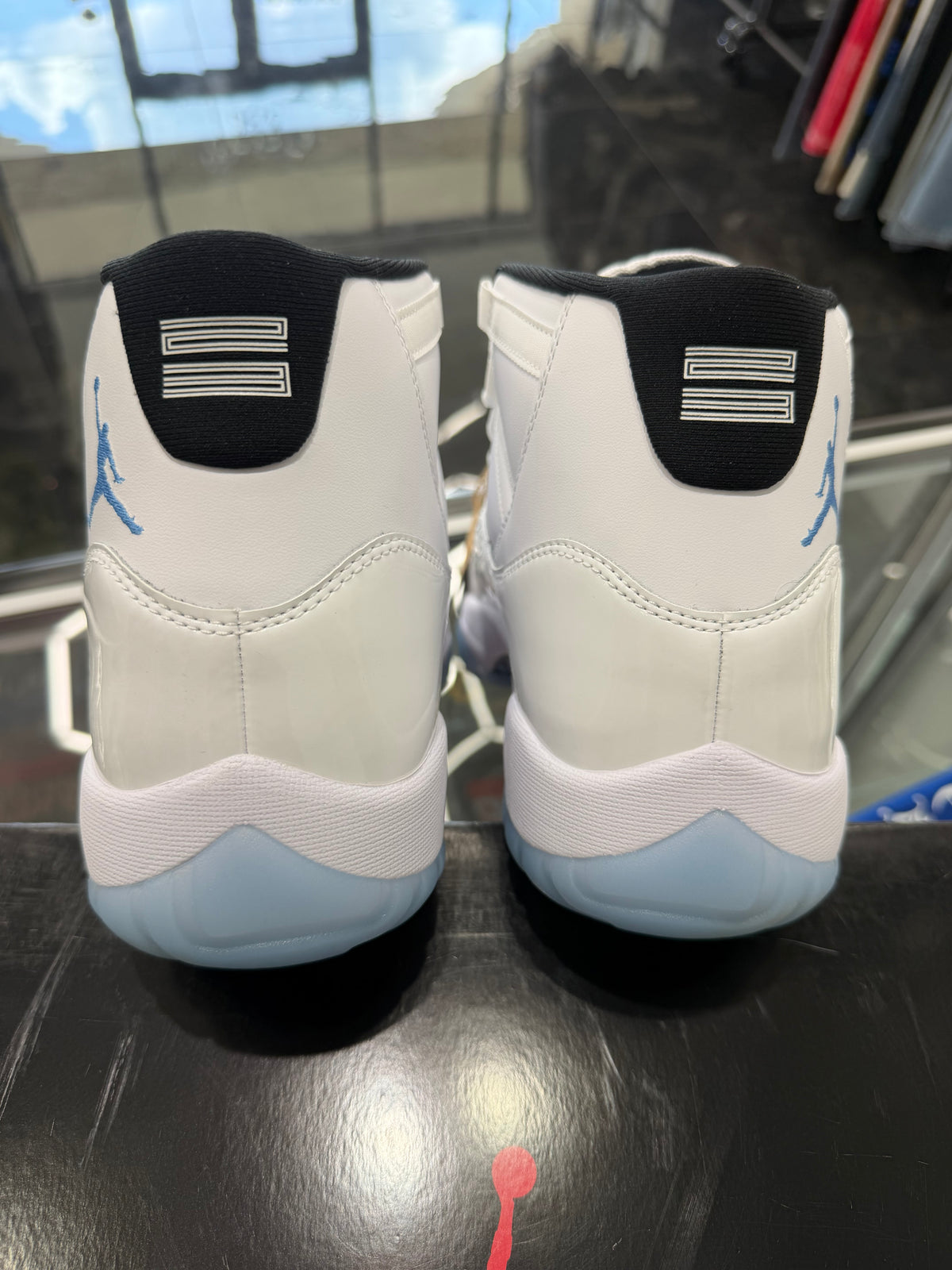 Jordan 11 Retro Legend Blue (2024)