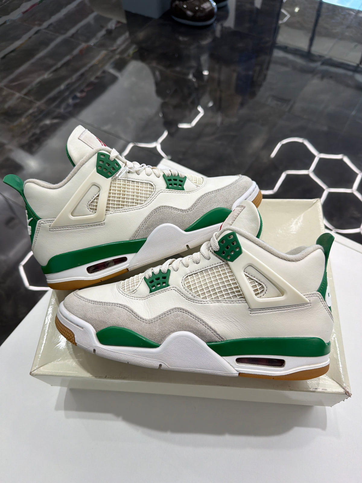 Jordan 4 Retro SB Pine Green