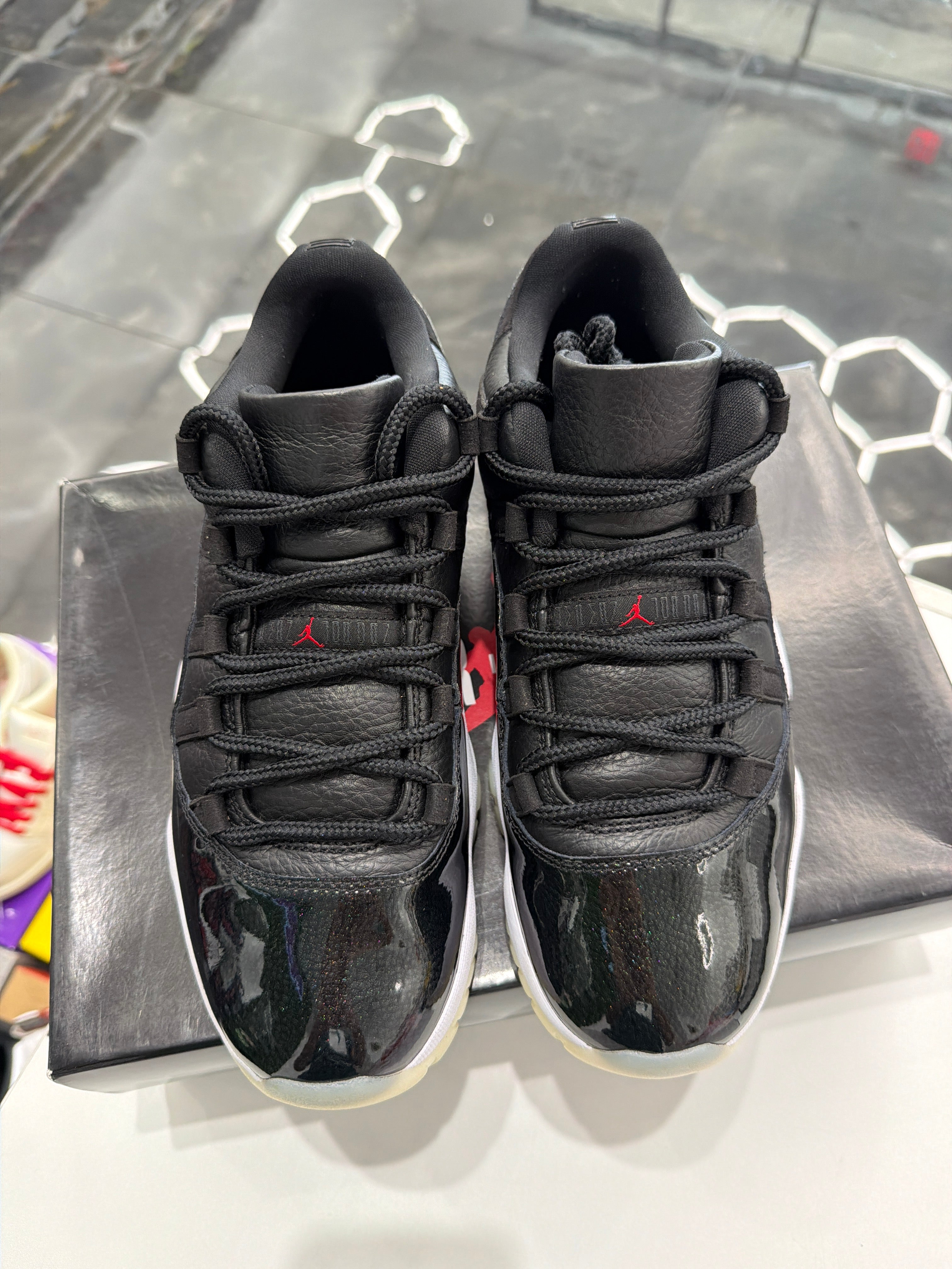 Jordan 11 low 72-10