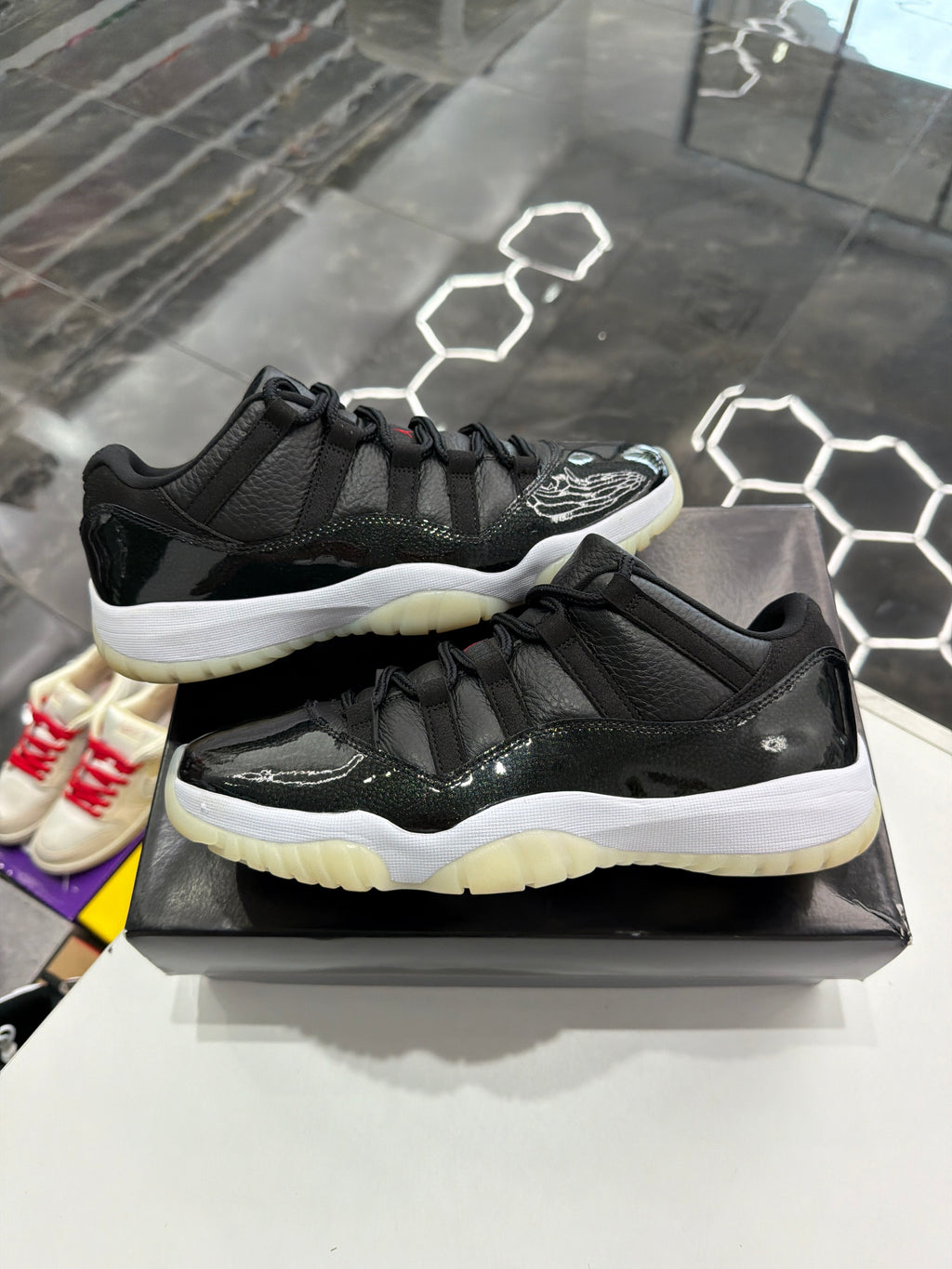 Jordan 11 low 72-10
