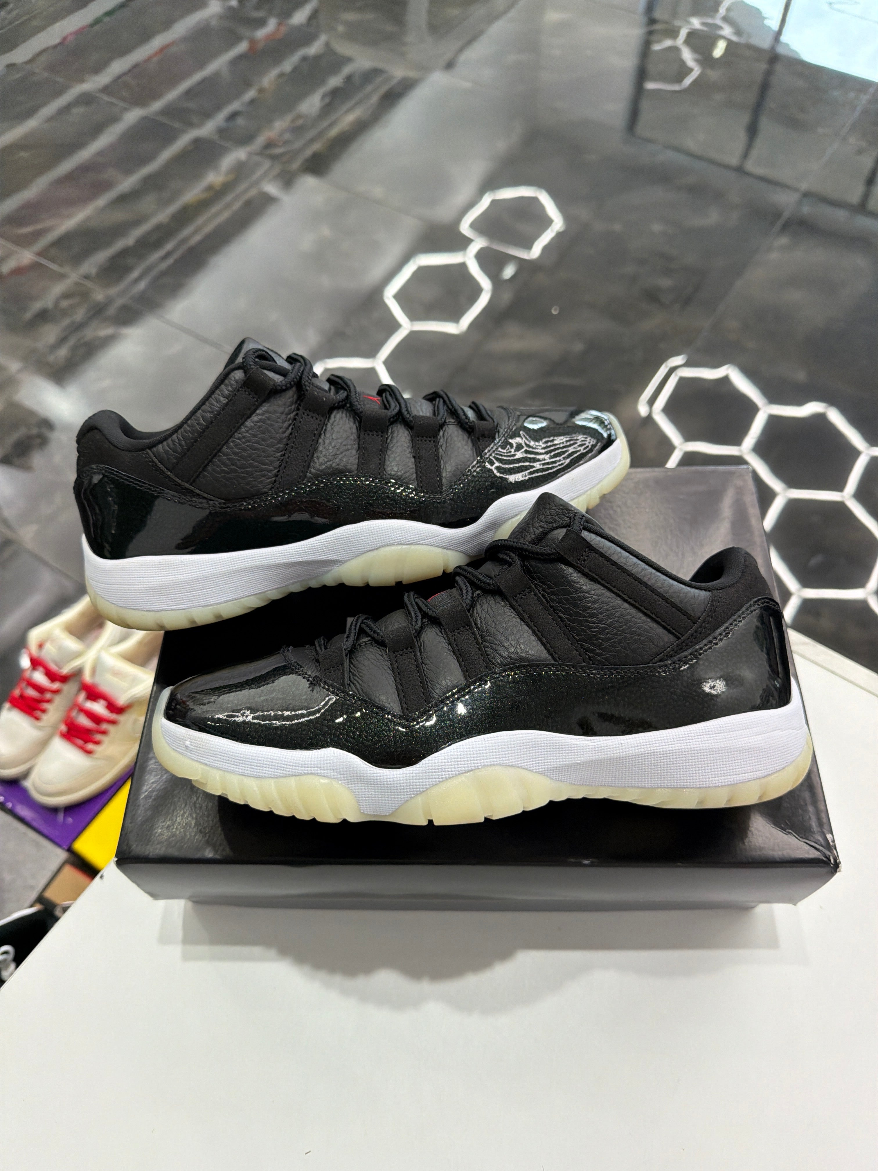 Jordan 11 low 72-10