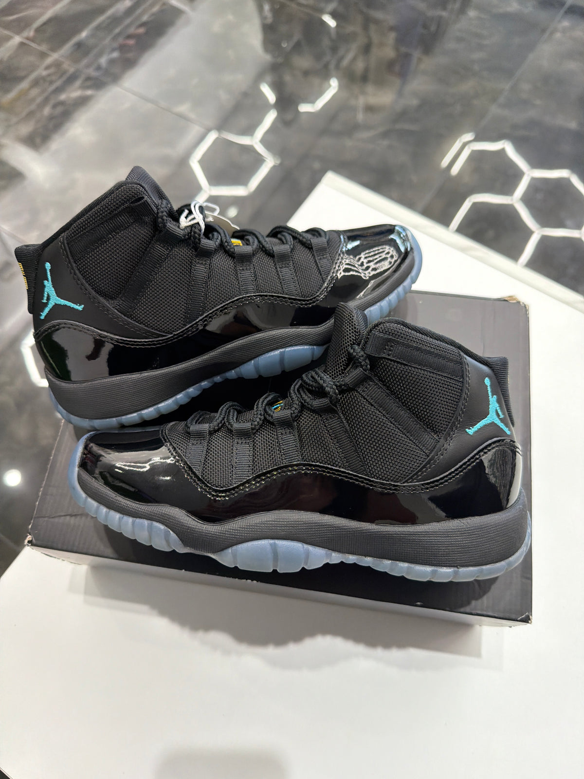 Jordan 11 Retro "Gamma Blue"