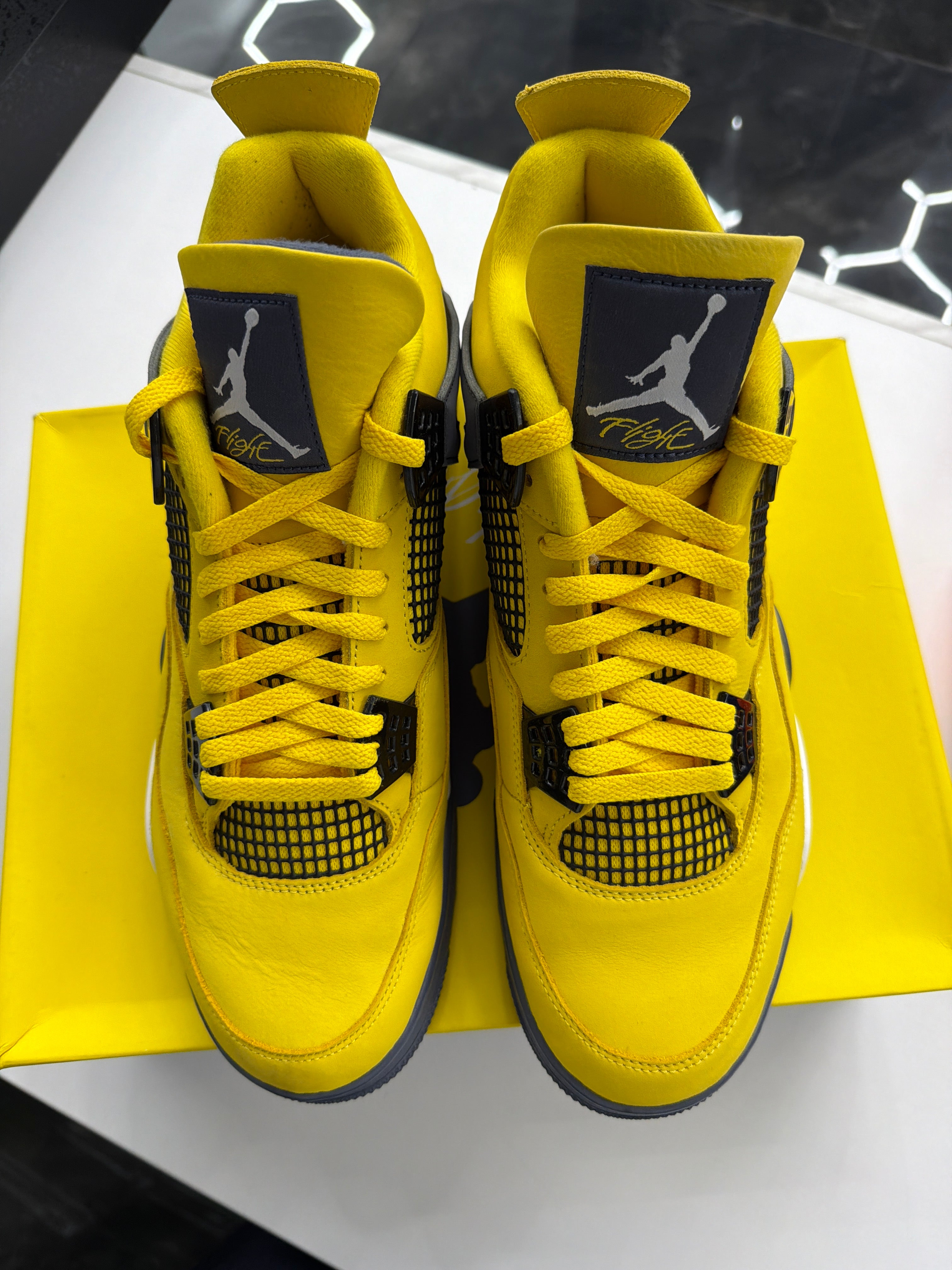 Jordan 4 Retro "Lightning"