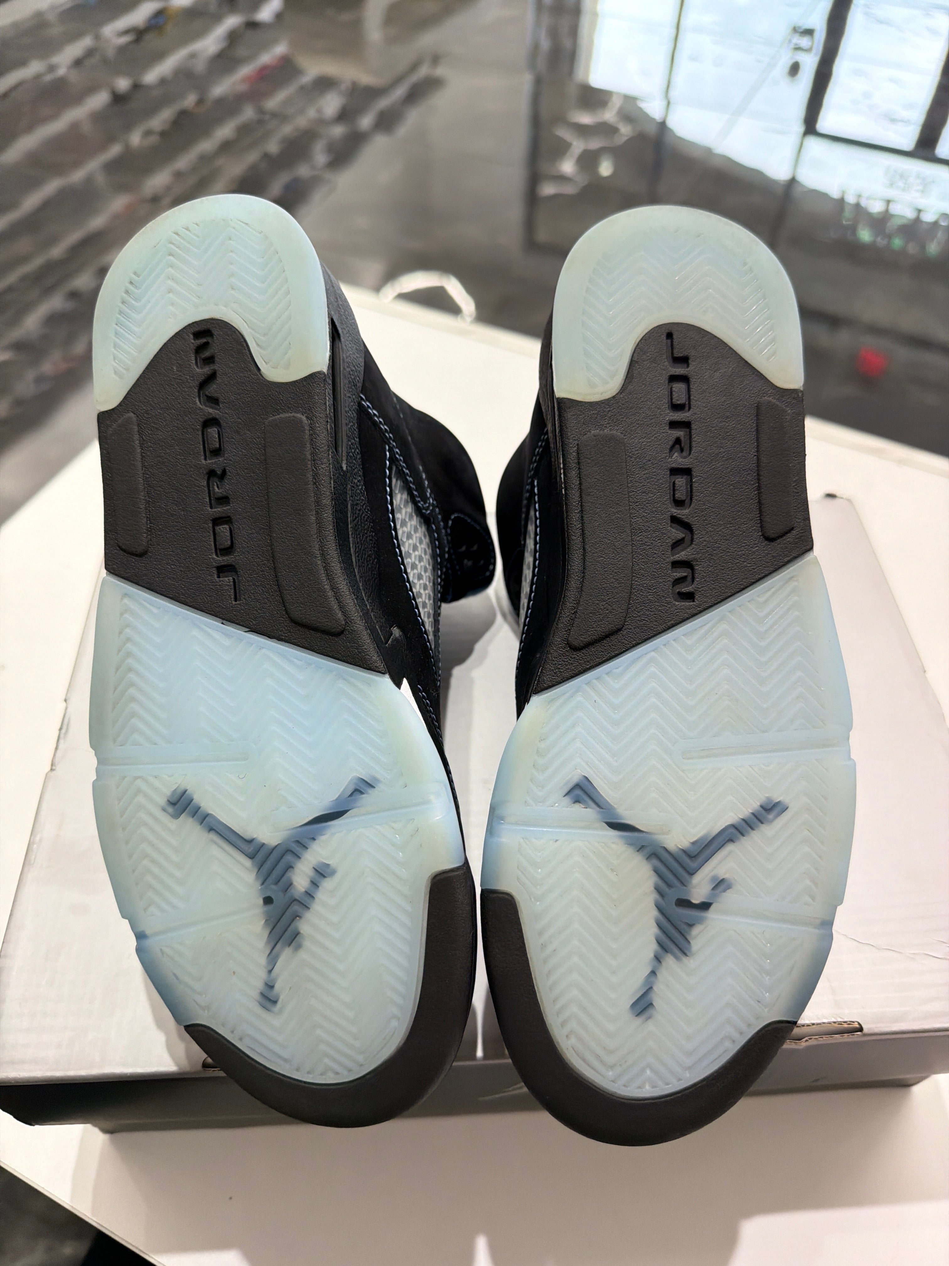 Jordan 5 Retro "Black University Blue"