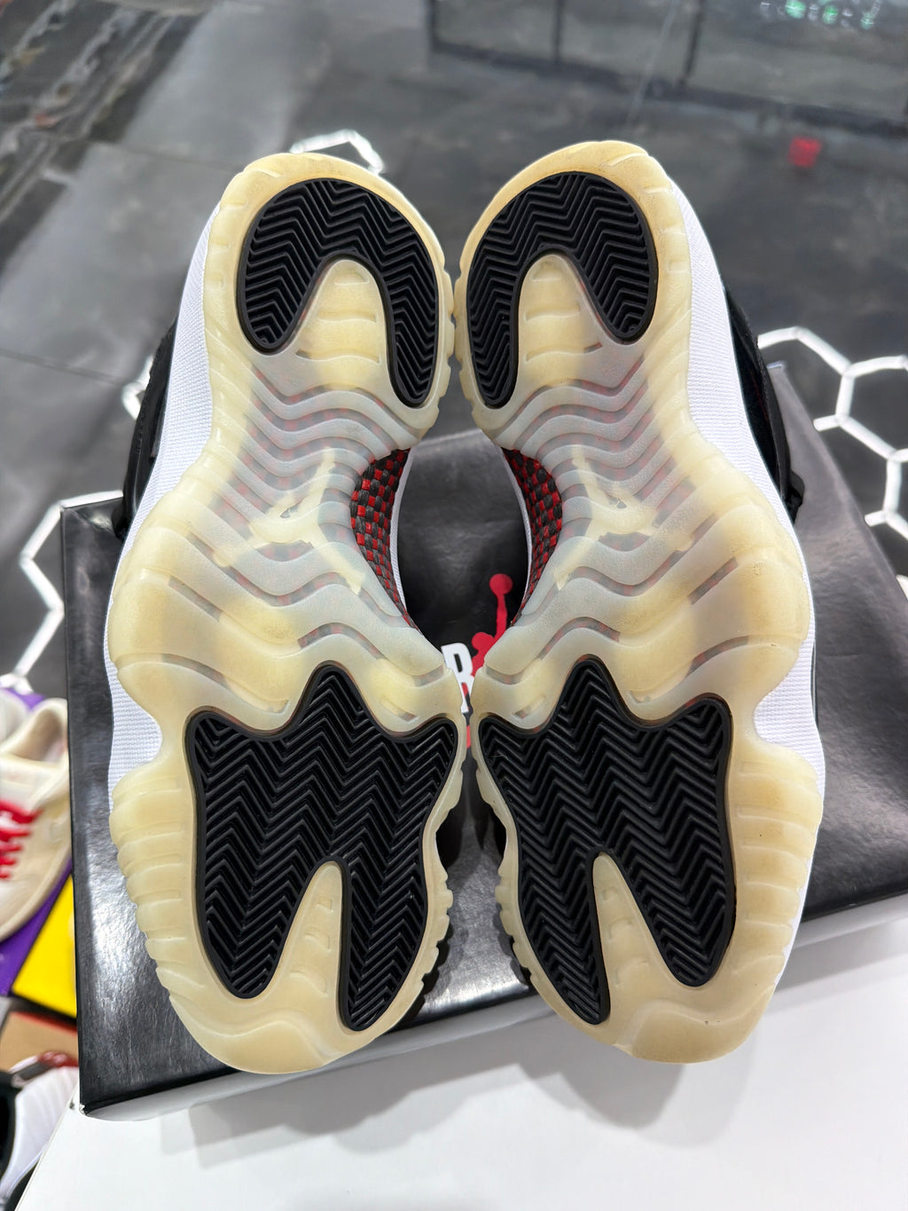 Jordan 11 low 72-10