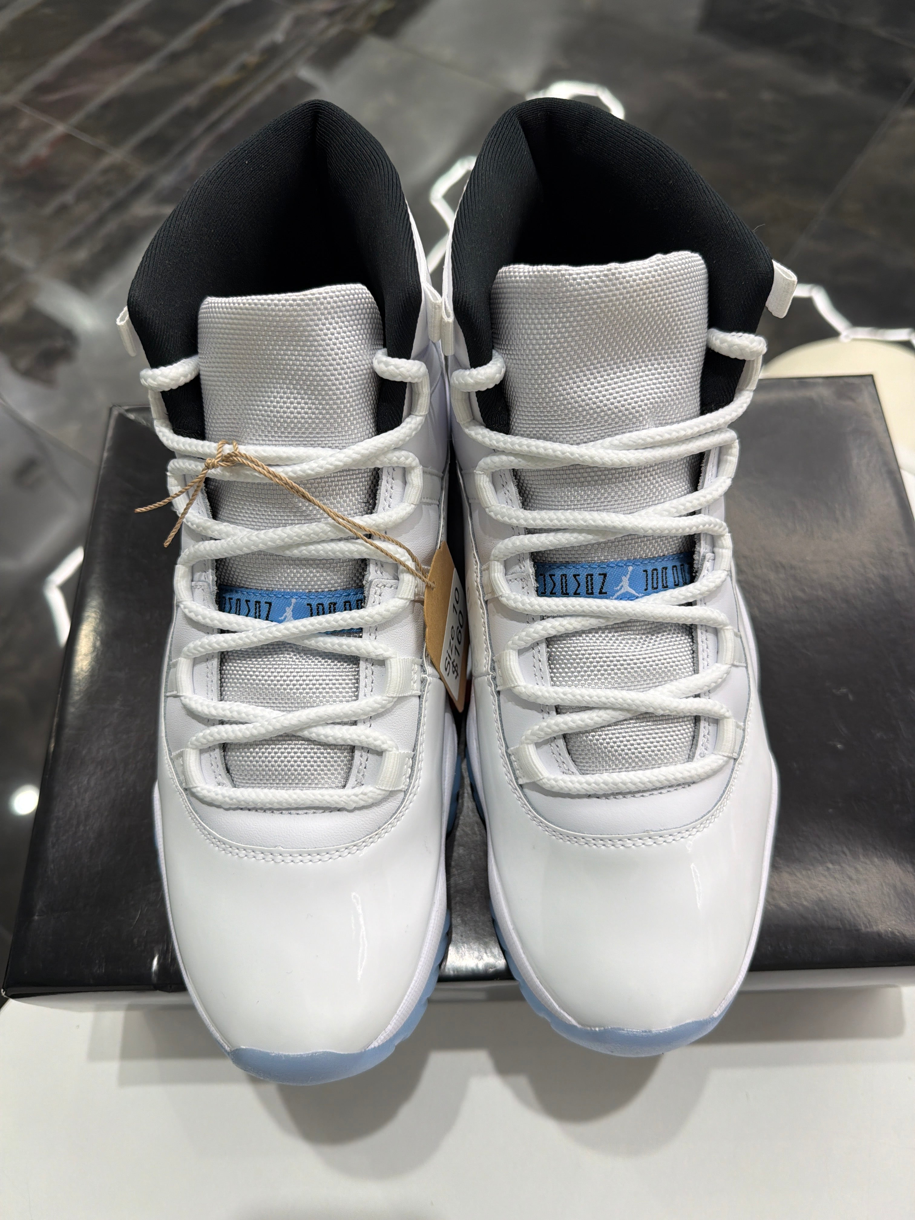Jordan 11 Retro "Legend Blue"