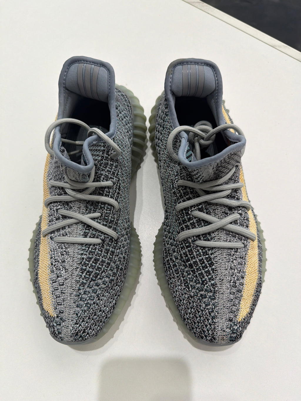 Adidas Yeezy Boost 350 V2 "Ash Blue" (NO BOX)