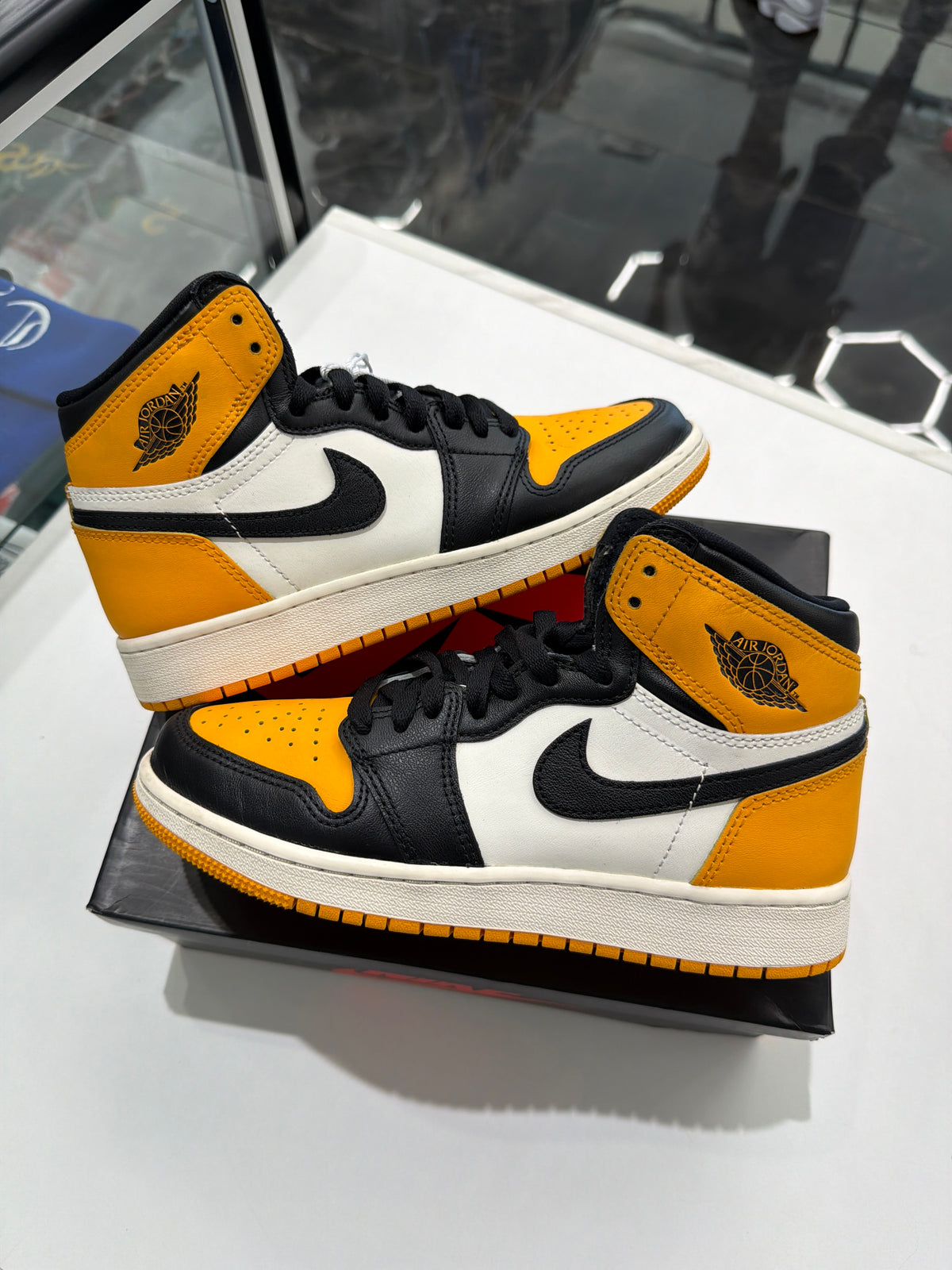 Jordan 1 Retro High OG "Taxi"