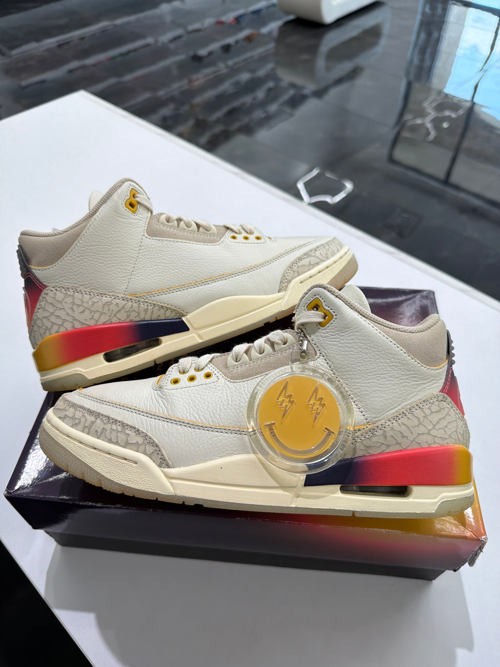 Jordan 3 j Balvin sunset